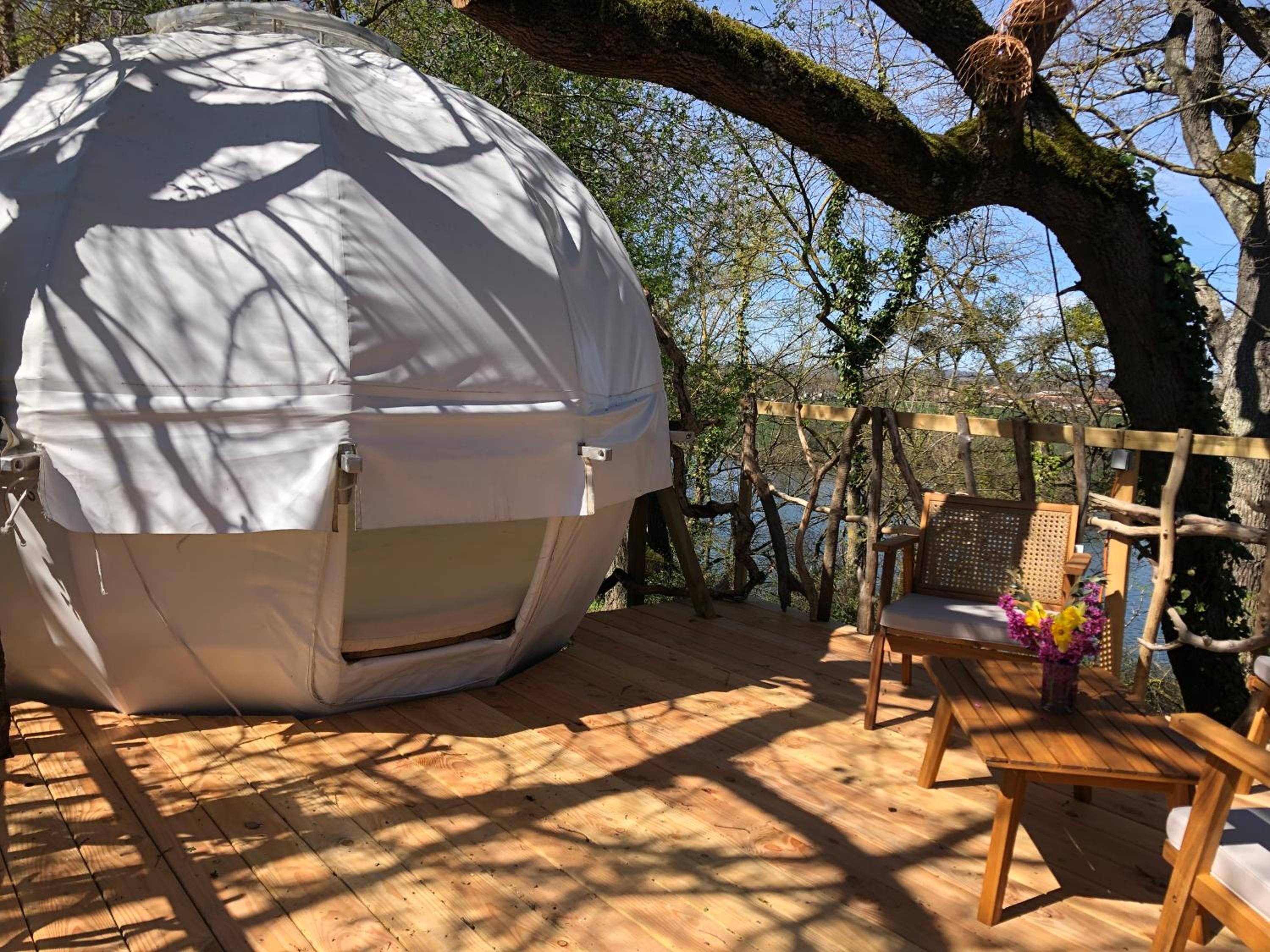 Tent - Photo 2
