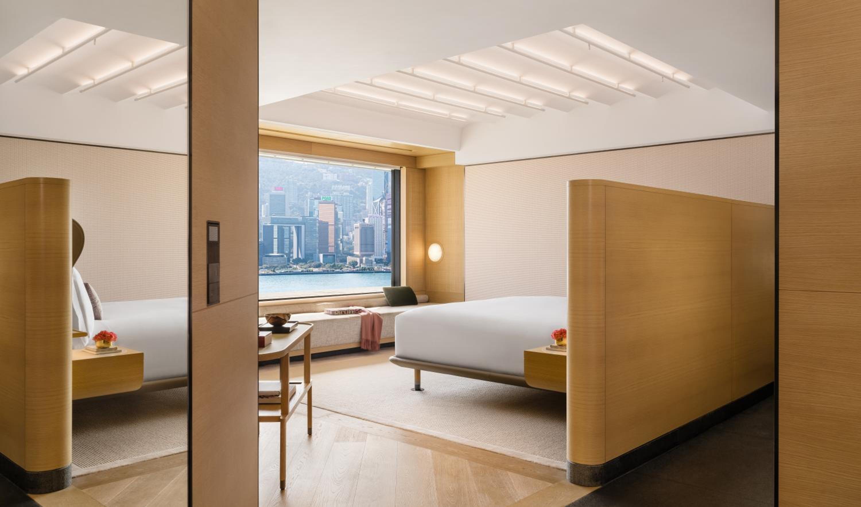 Studio King Suite with Harbor View and Club Access thumbnail 5