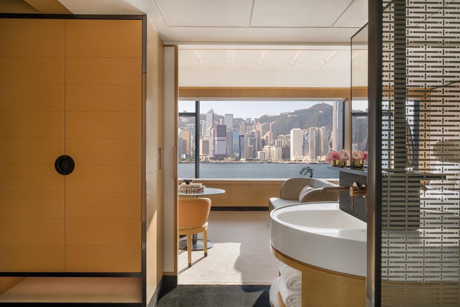 Premium King Room with Harbor View thumbnail 5