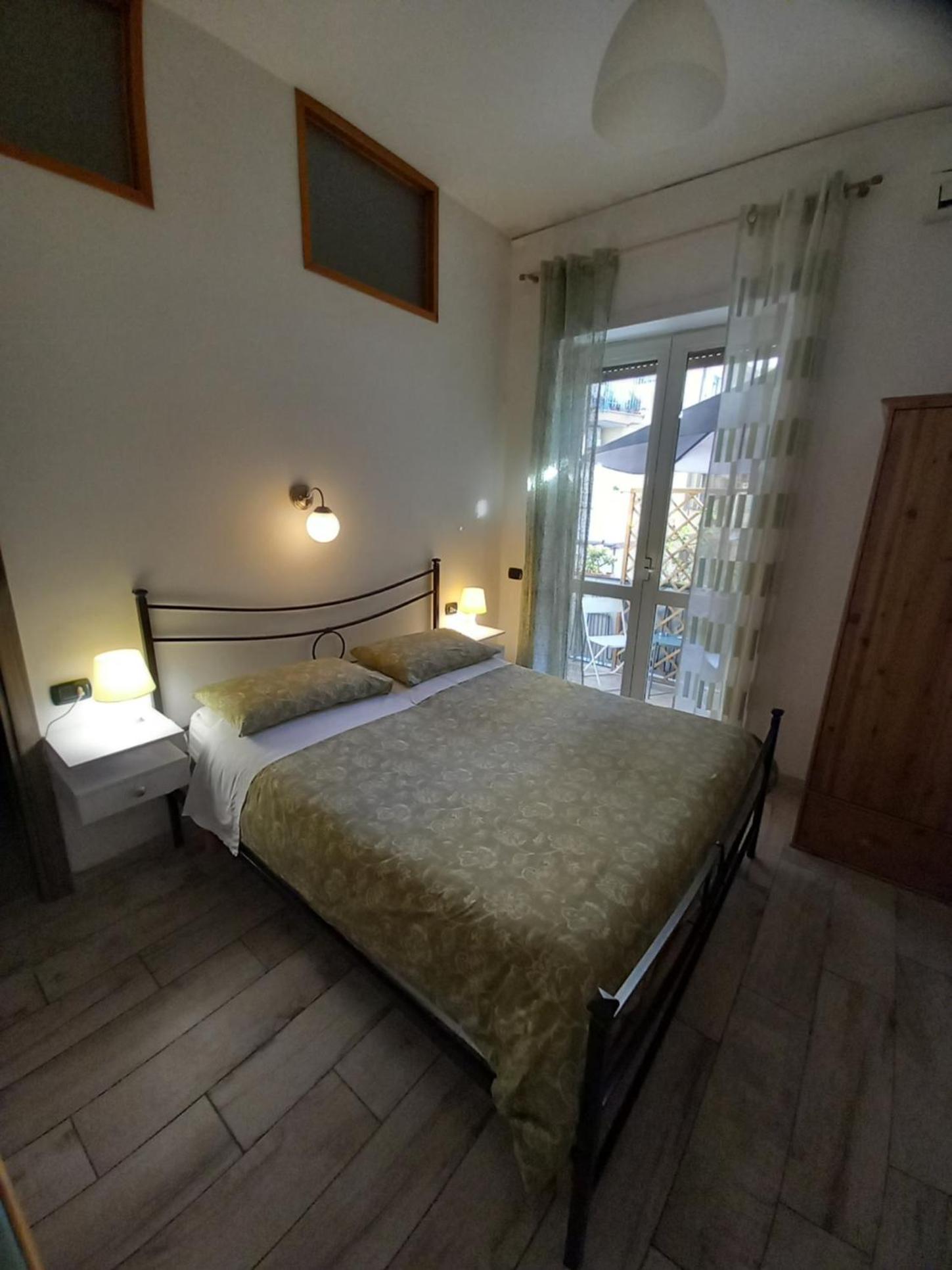 Deluxe Double Room with Sea View - Photo 4
