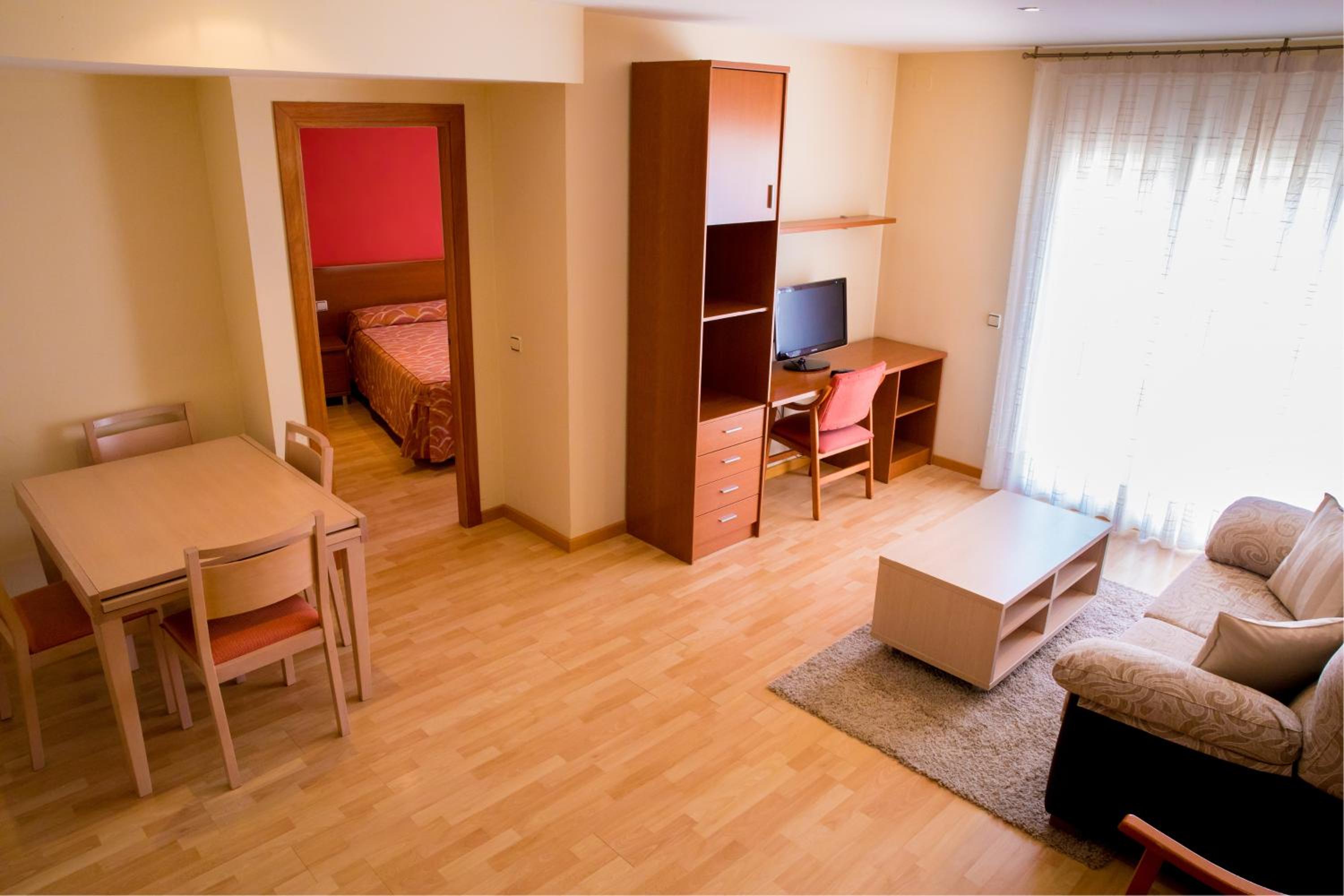 One-Bedroom Apartment photo 2