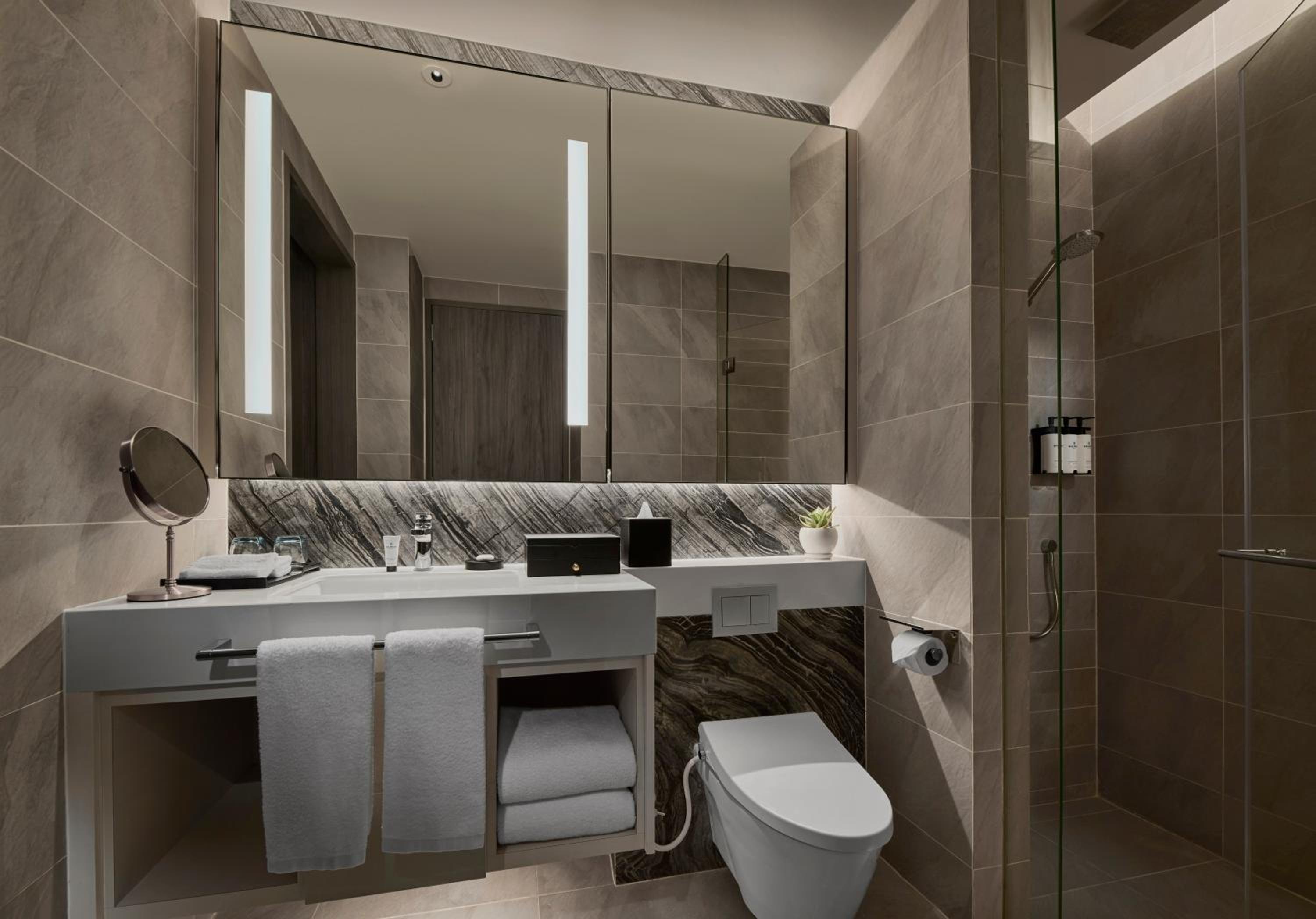 One Bedroom Suite photo 3