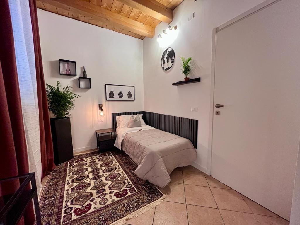 Single Room With Shared Bathroom