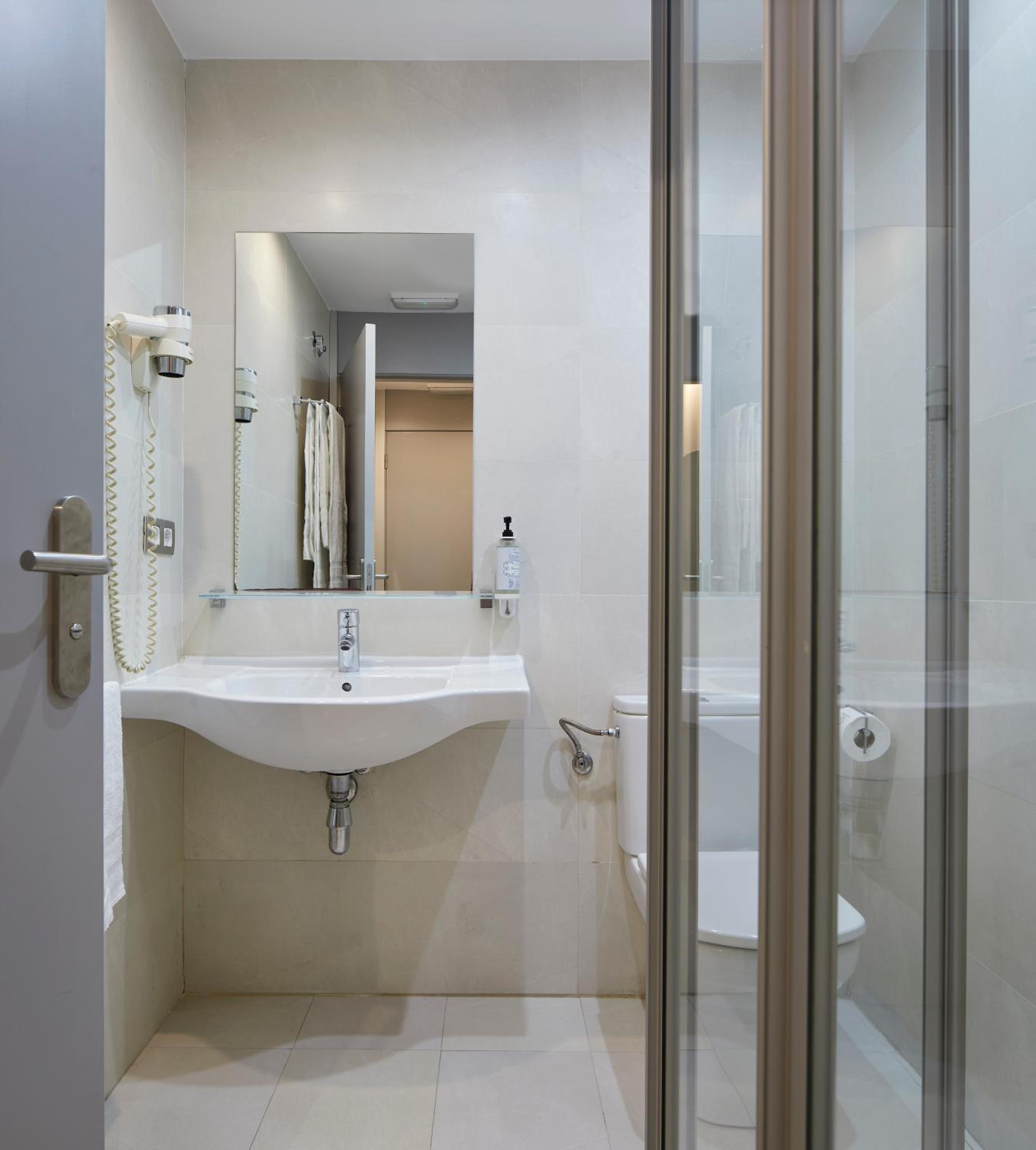 Double or Twin Room photo 2