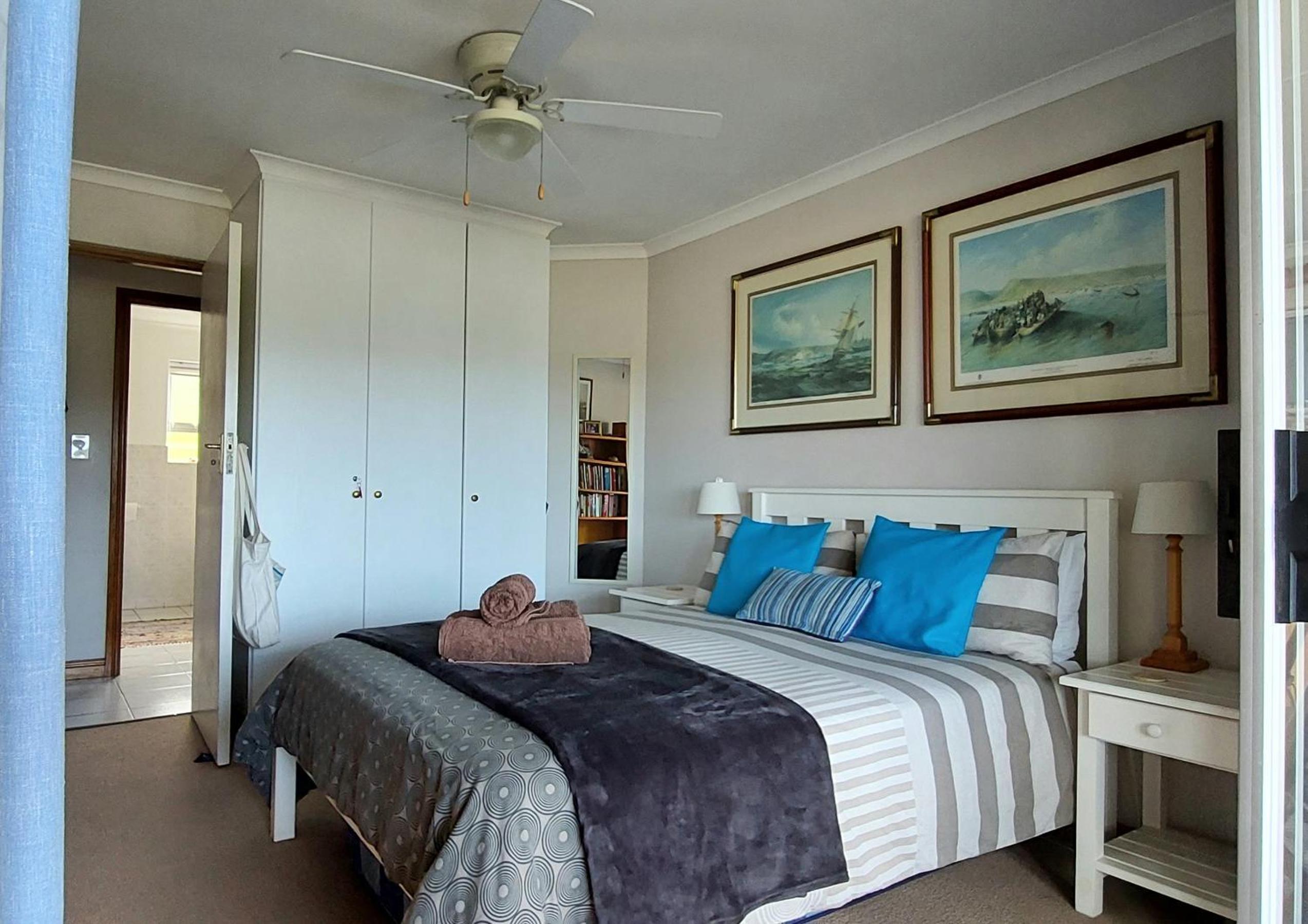 Two-Bedroom Apartment - Photo 2