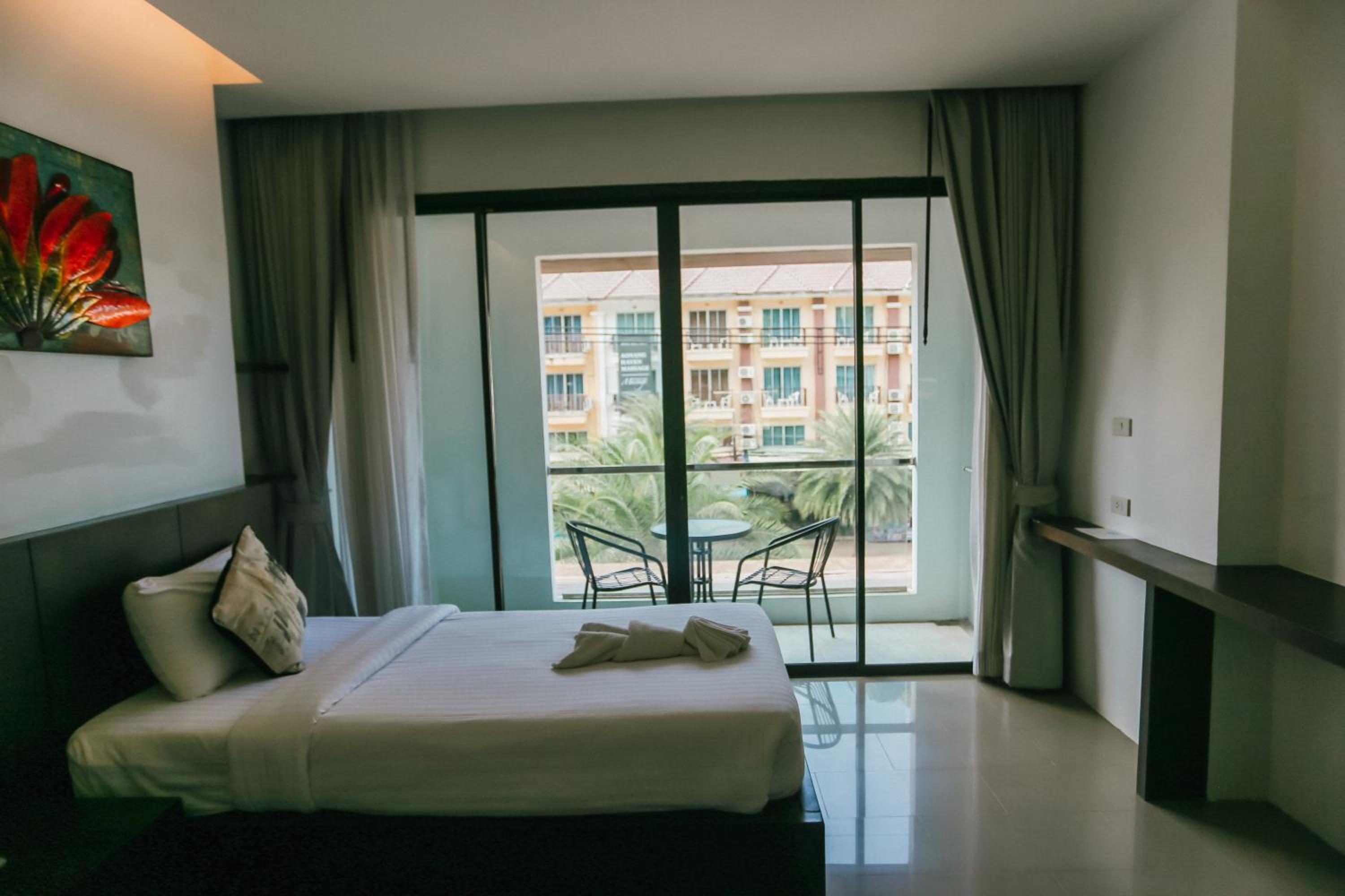 Deluxe Twin Room photo 2