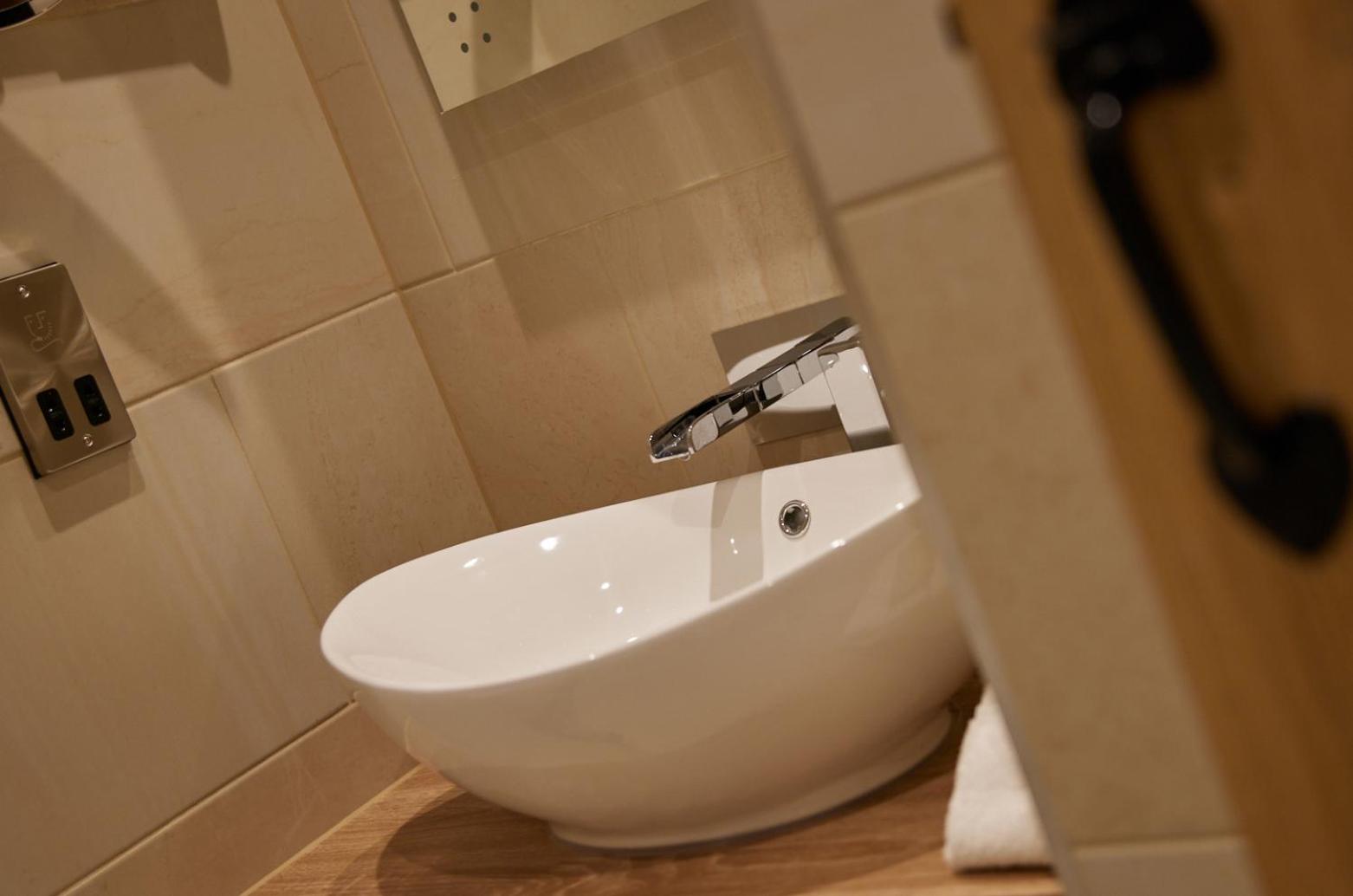 Double or Twin Room - Disability Access photo 2