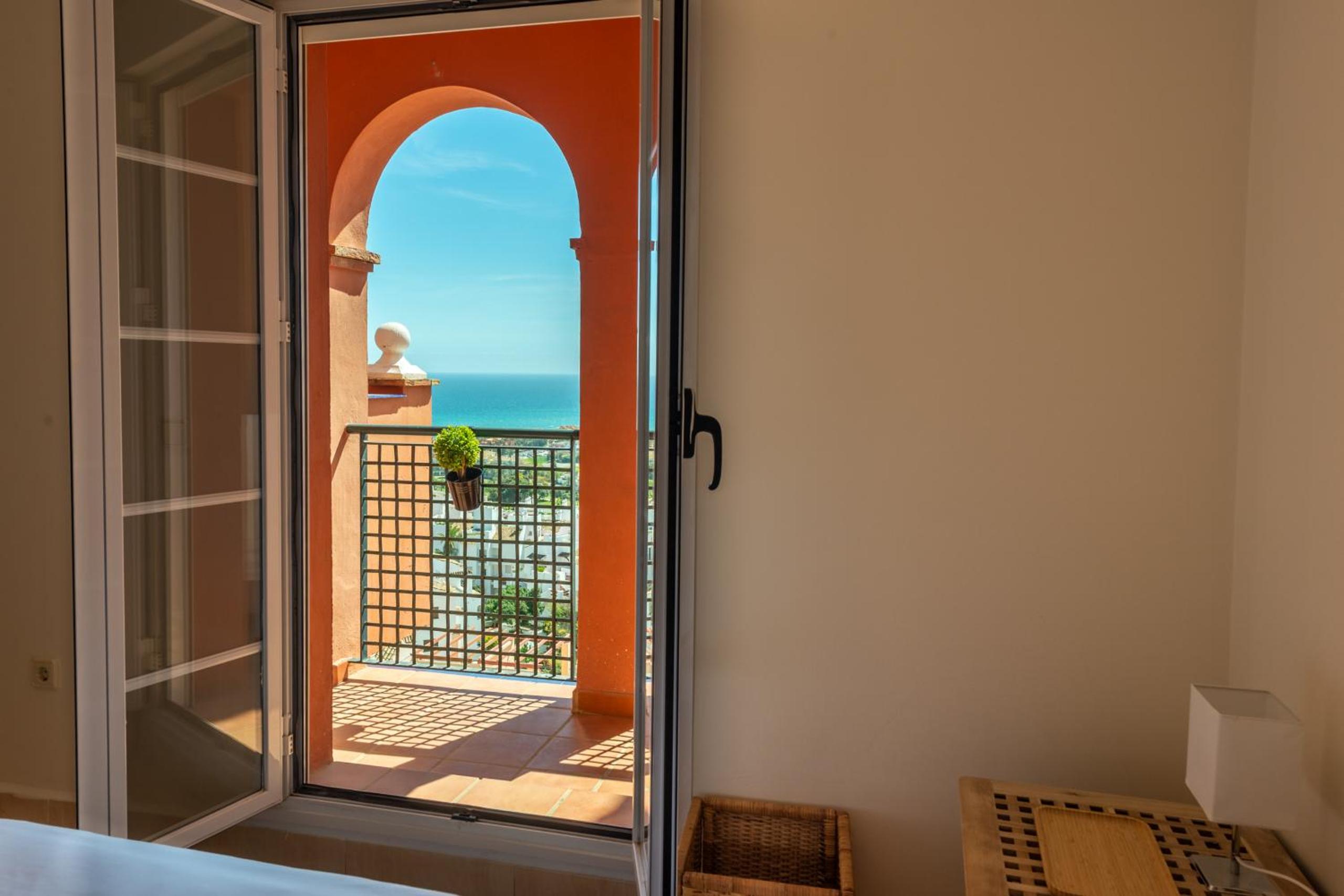 Two-Bedroom Apartment with Sea View photo 2