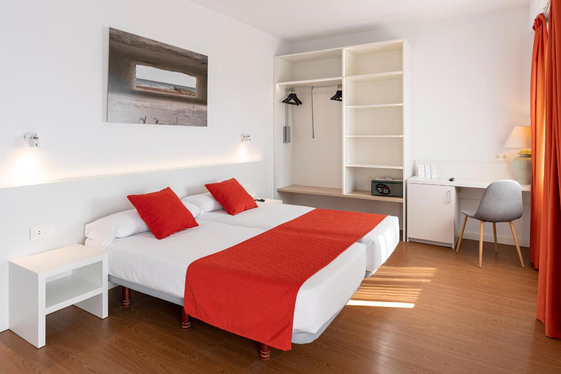 Double or Twin Room - Photo 1