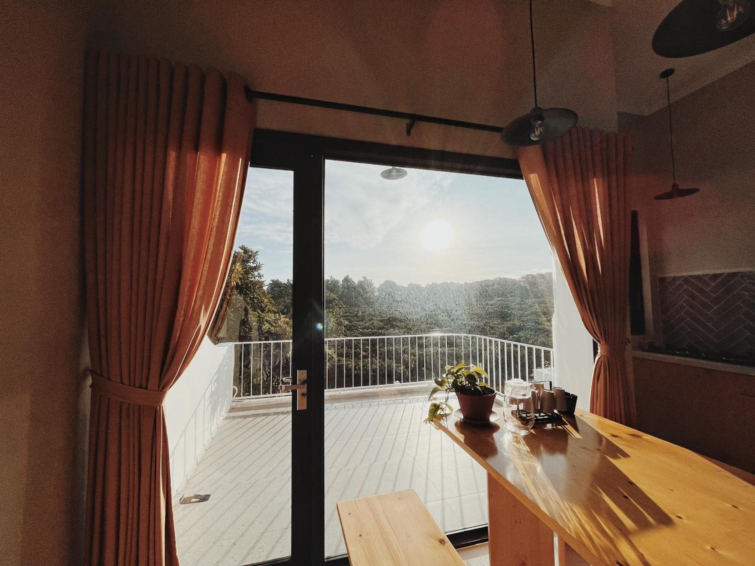 King Room with Mountain View photo 2
