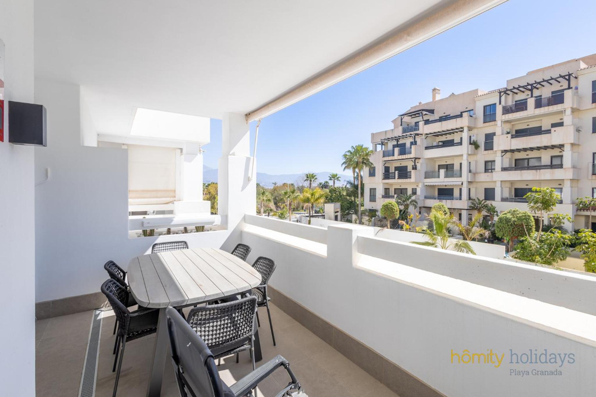 Luxury Apartment With Pool View And Golf - Photo 8
