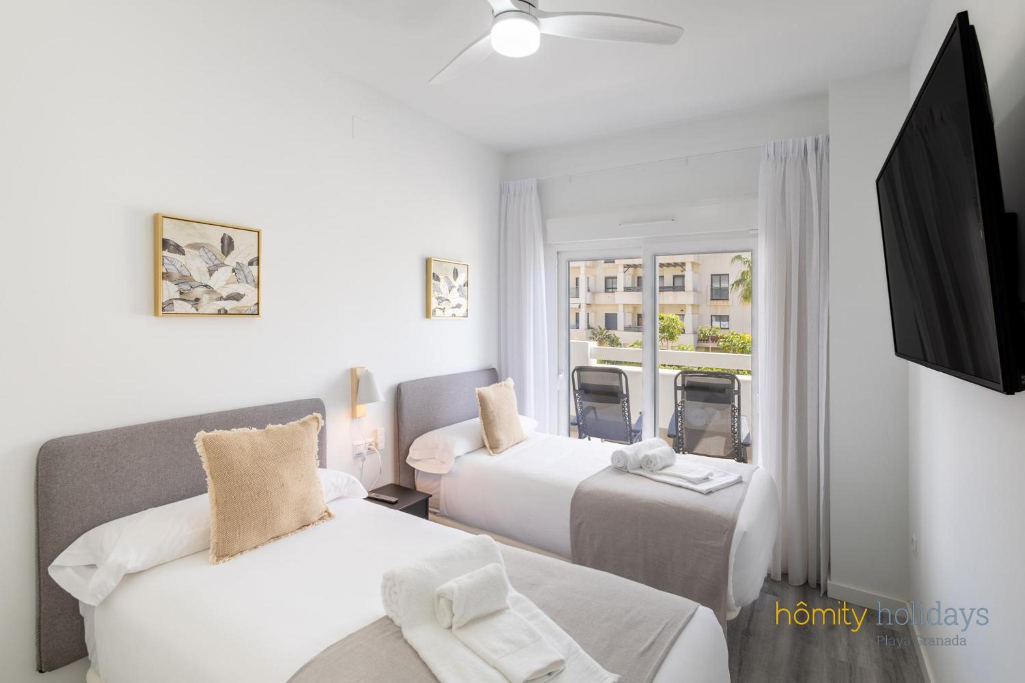 Luxury Apartment With Pool View And Golf - Photo 12