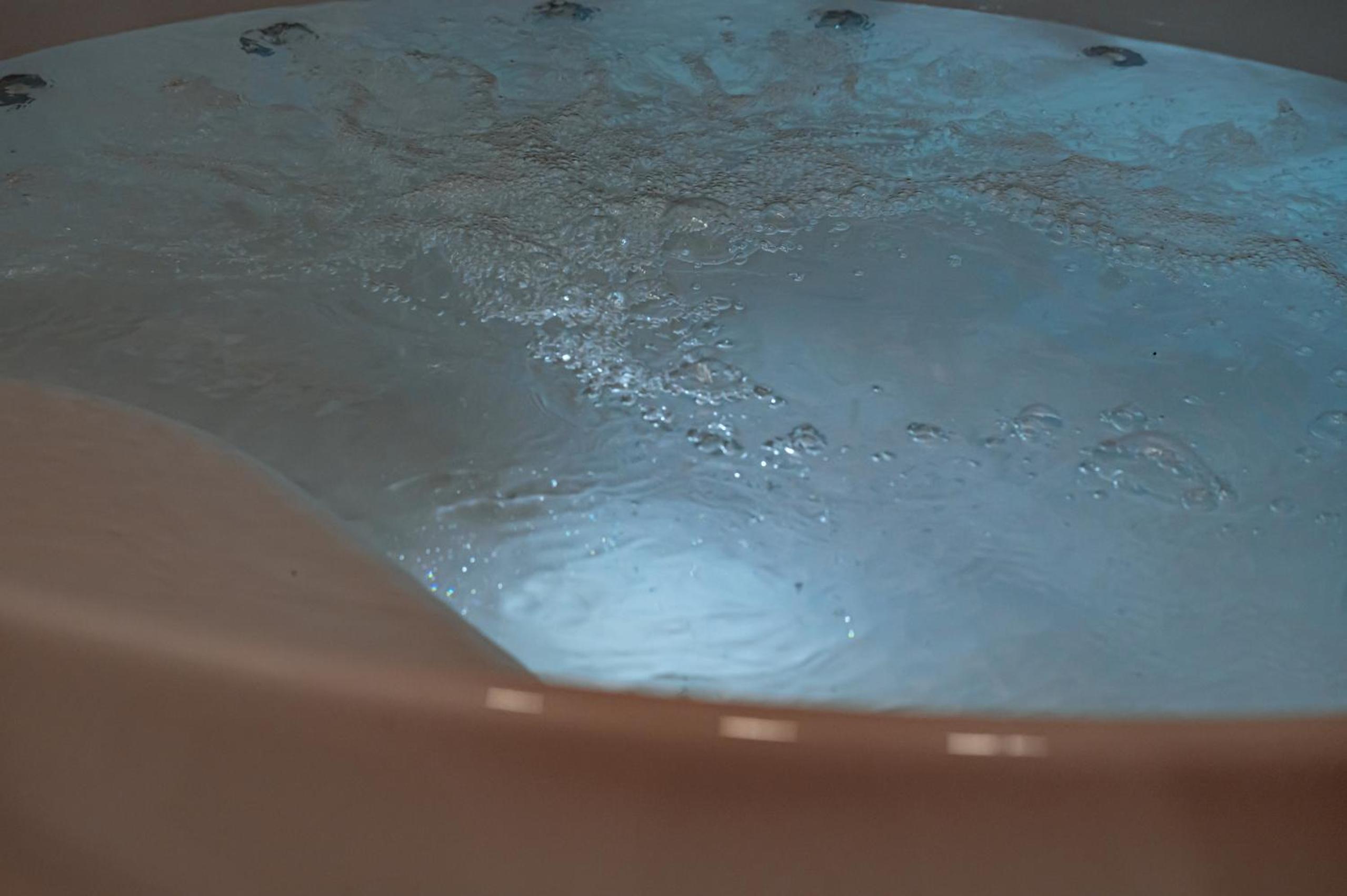 King Room with Spa Bath - Photo 9