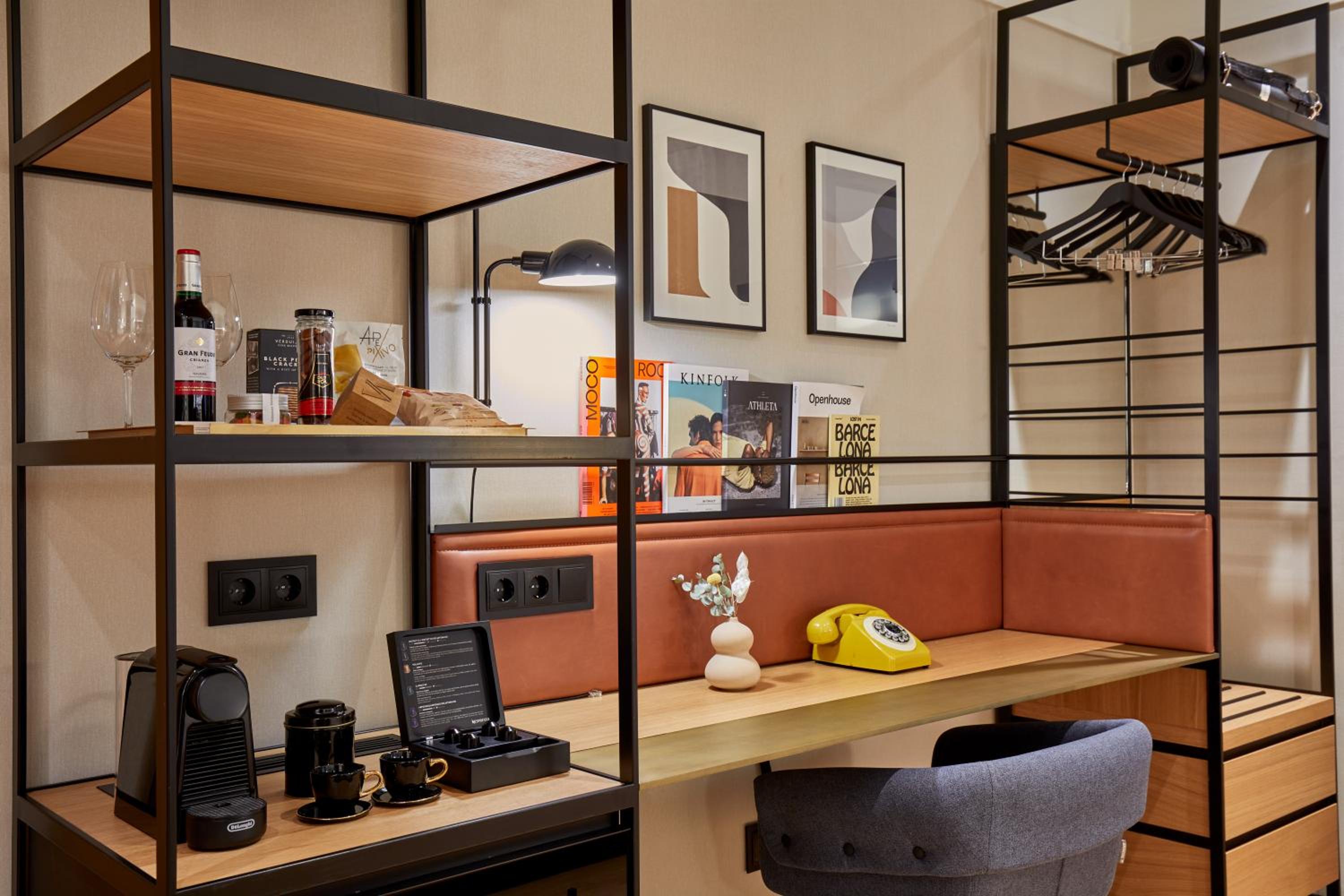 Premium King Room photo 3