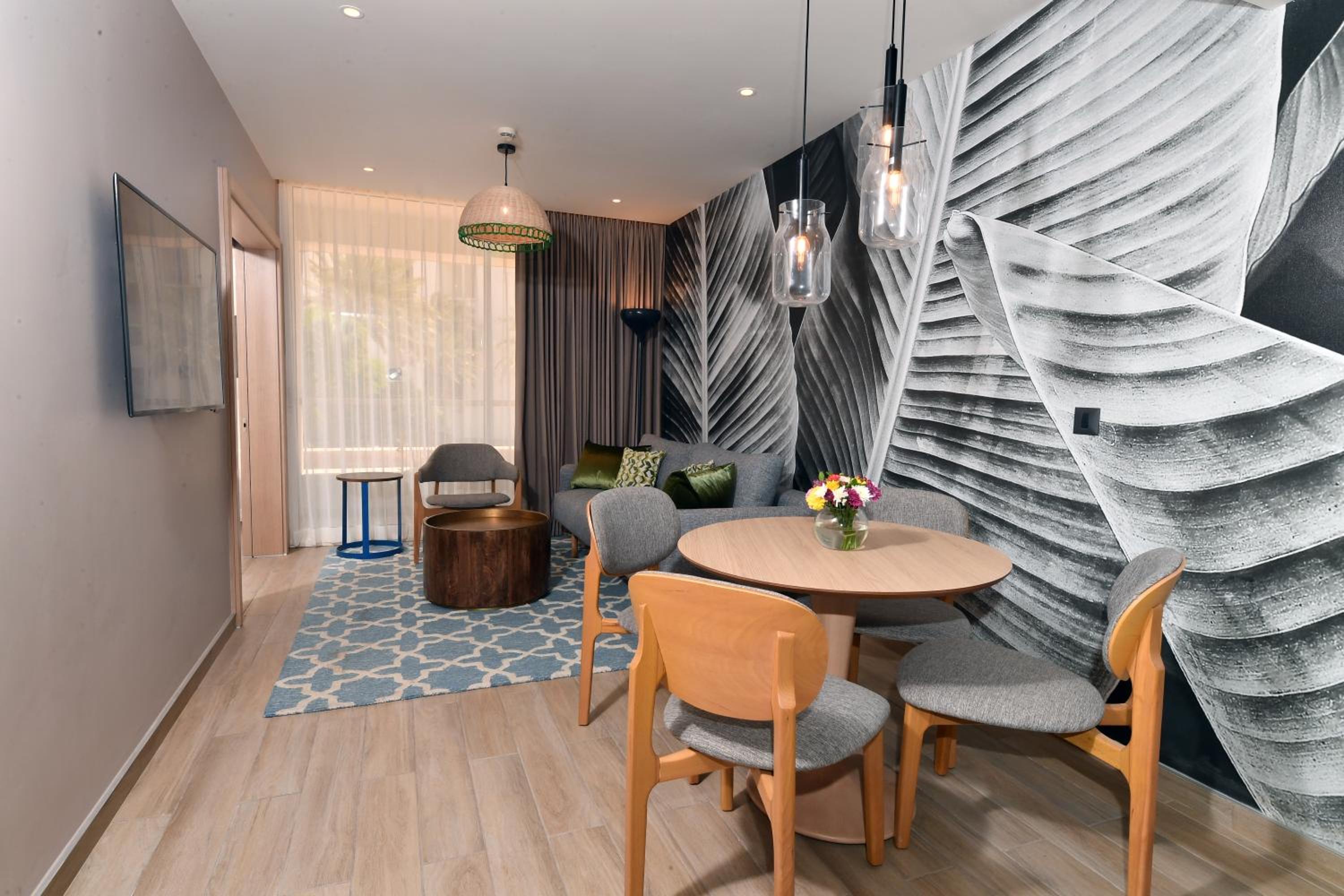 Suite with pool access