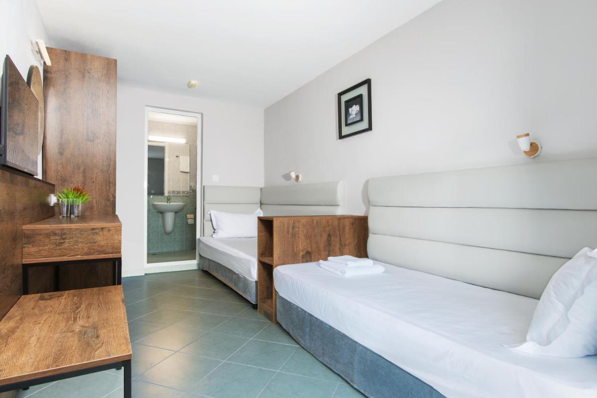 Economy Twin Room - Photo 1