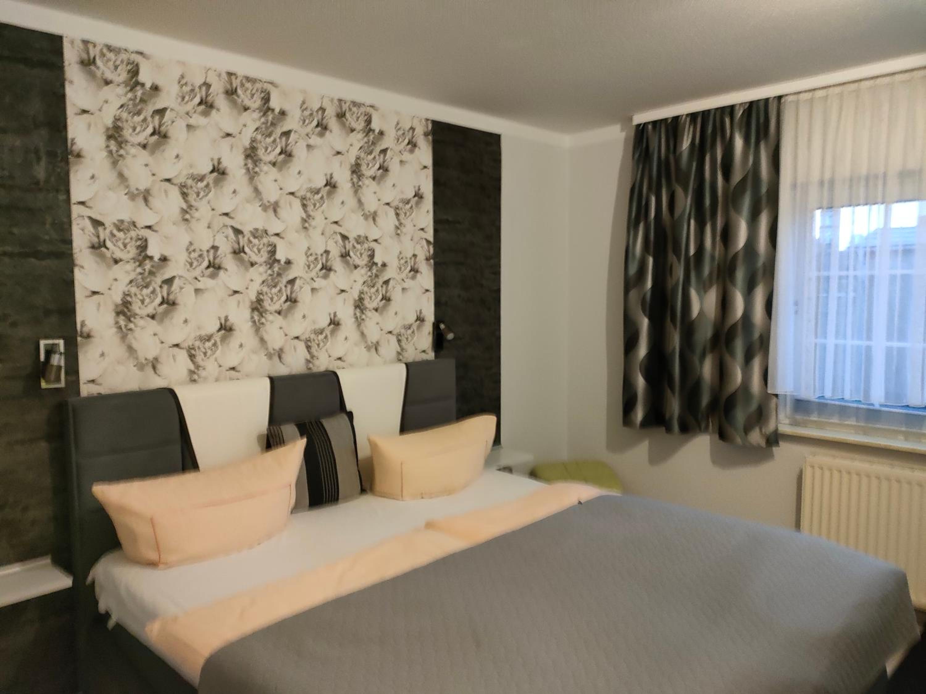 Standard Double Room - Photo 5