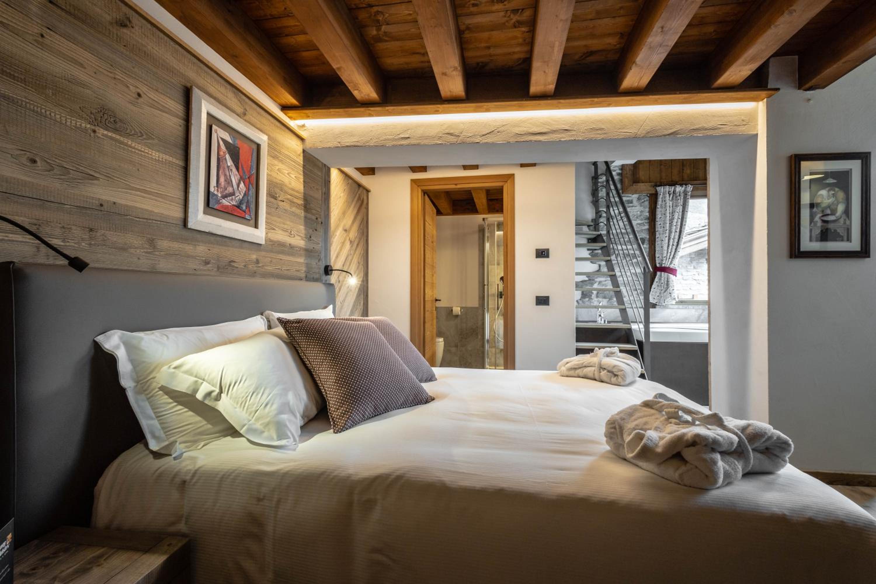 King Suite with Spa Bath