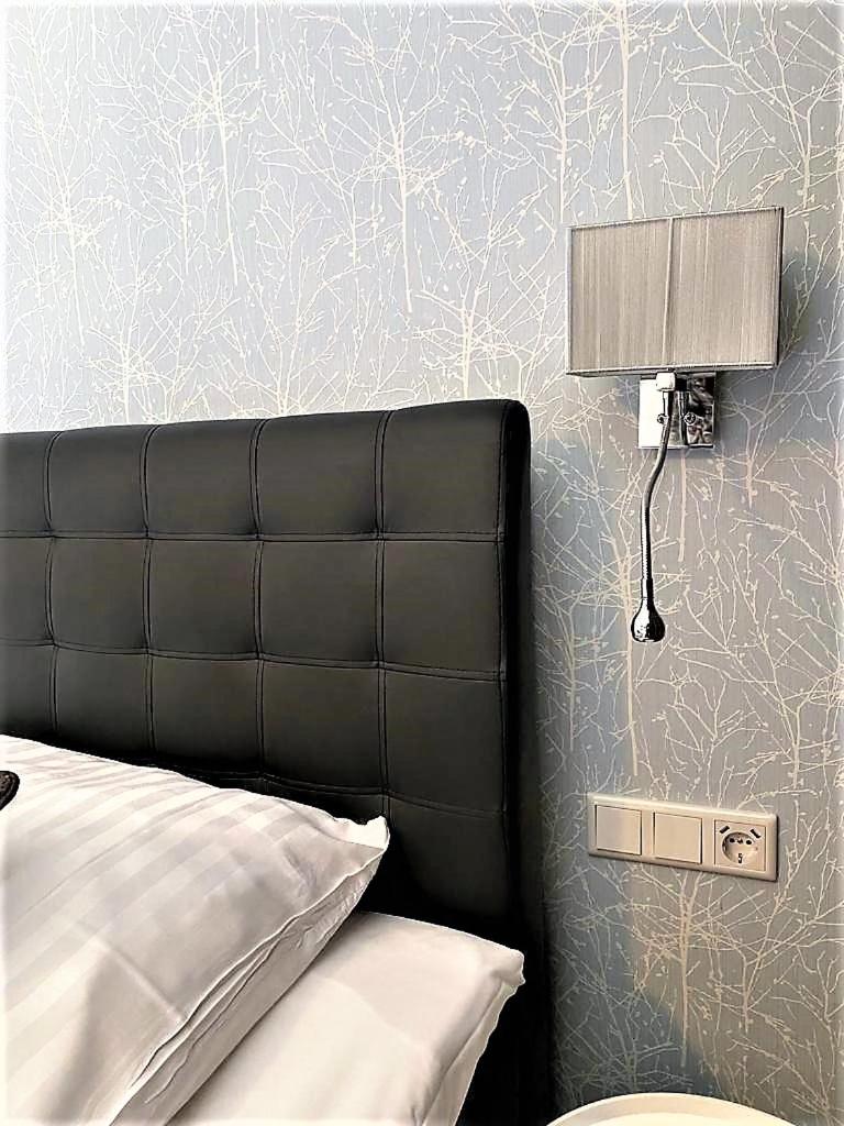 Double Room - Photo 10