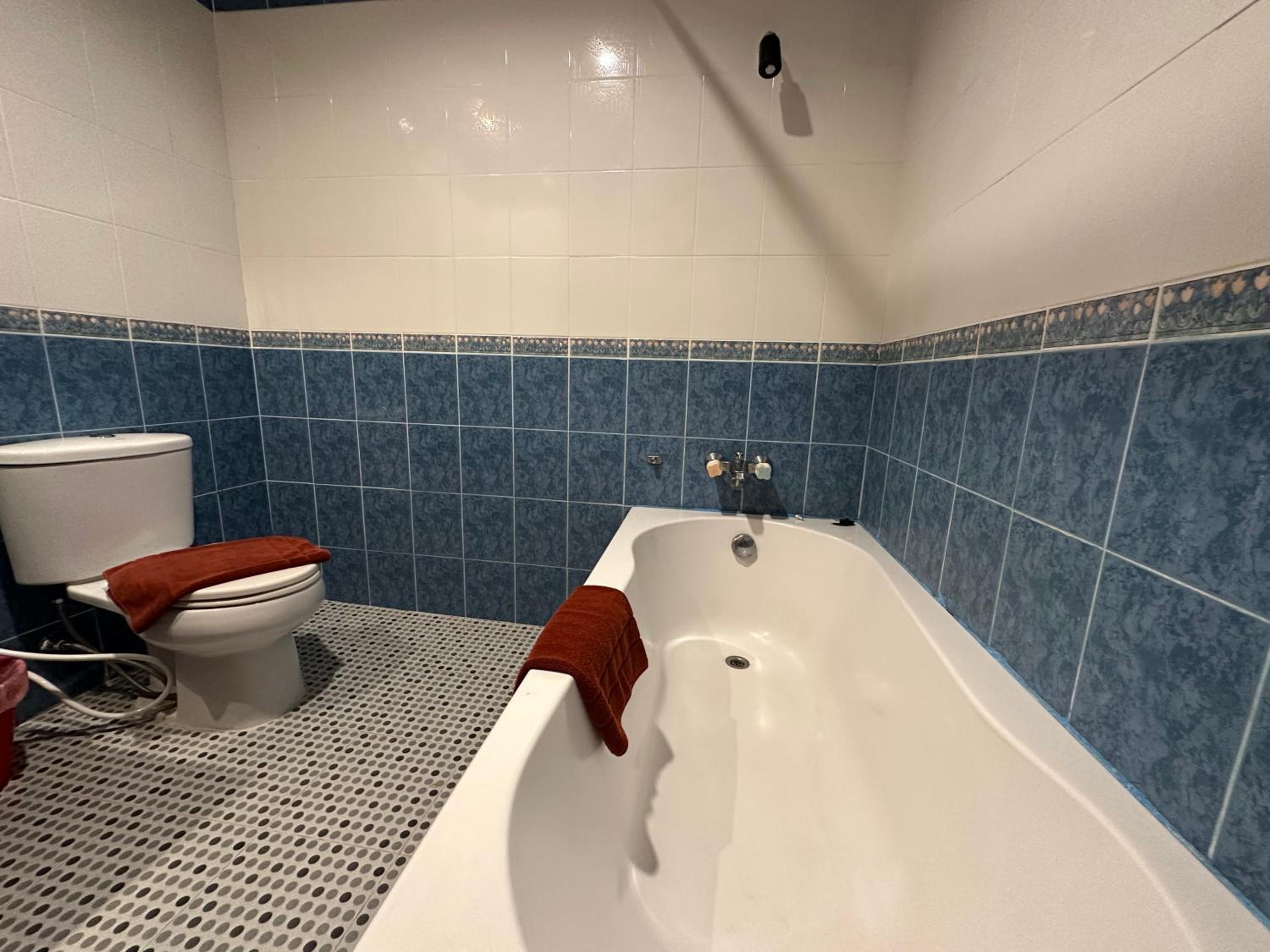 Deluxe Double Room with Bath - Photo 5