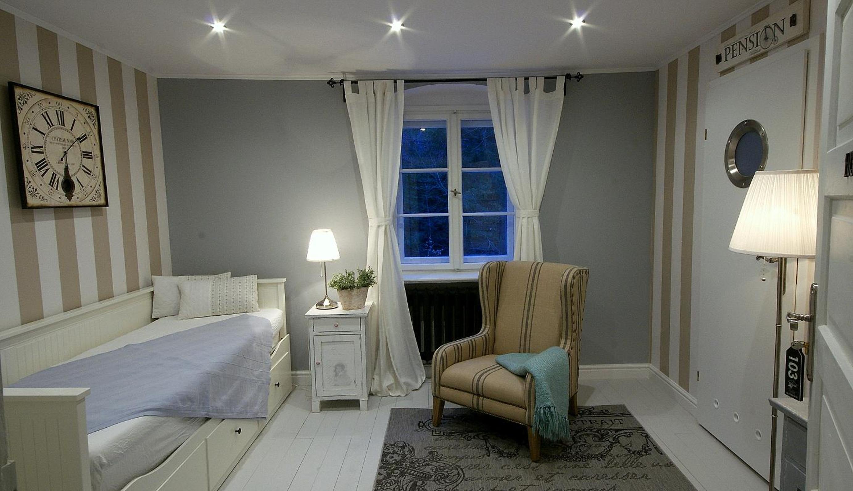 Two-Bedroom Apartment - Photo 8