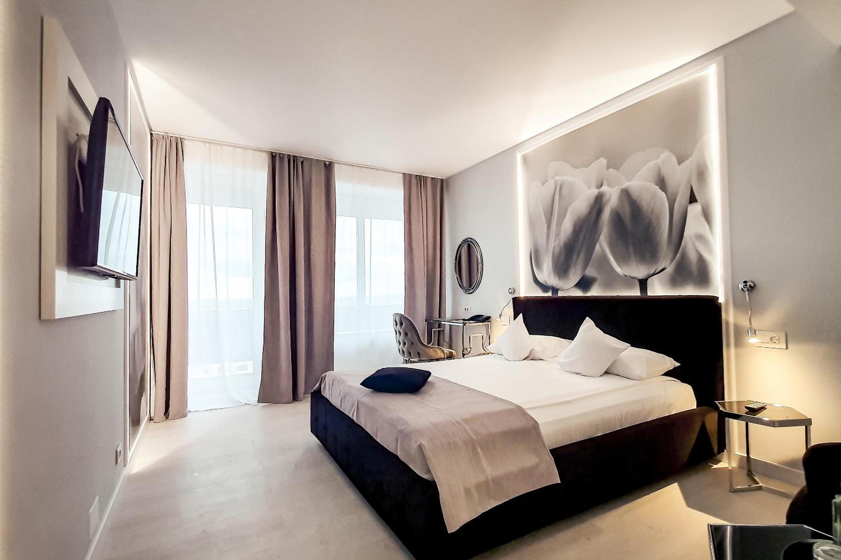 Deluxe Double Room - Photo 1