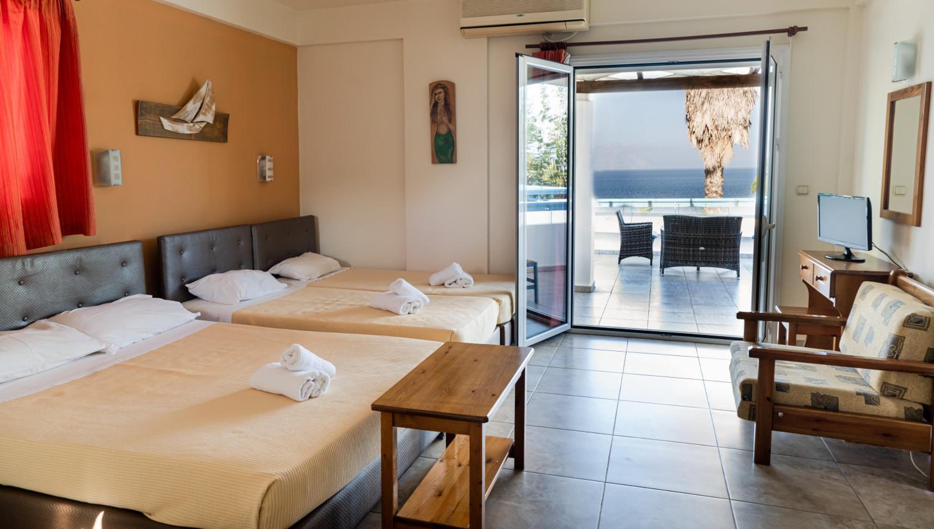 Quadruple Room with Sea View photo 1