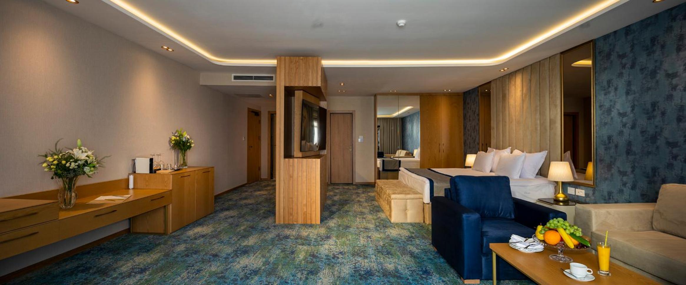 Deluxe One-Bedroom Apartment with Sea View - Free Beach Access - Photo 4