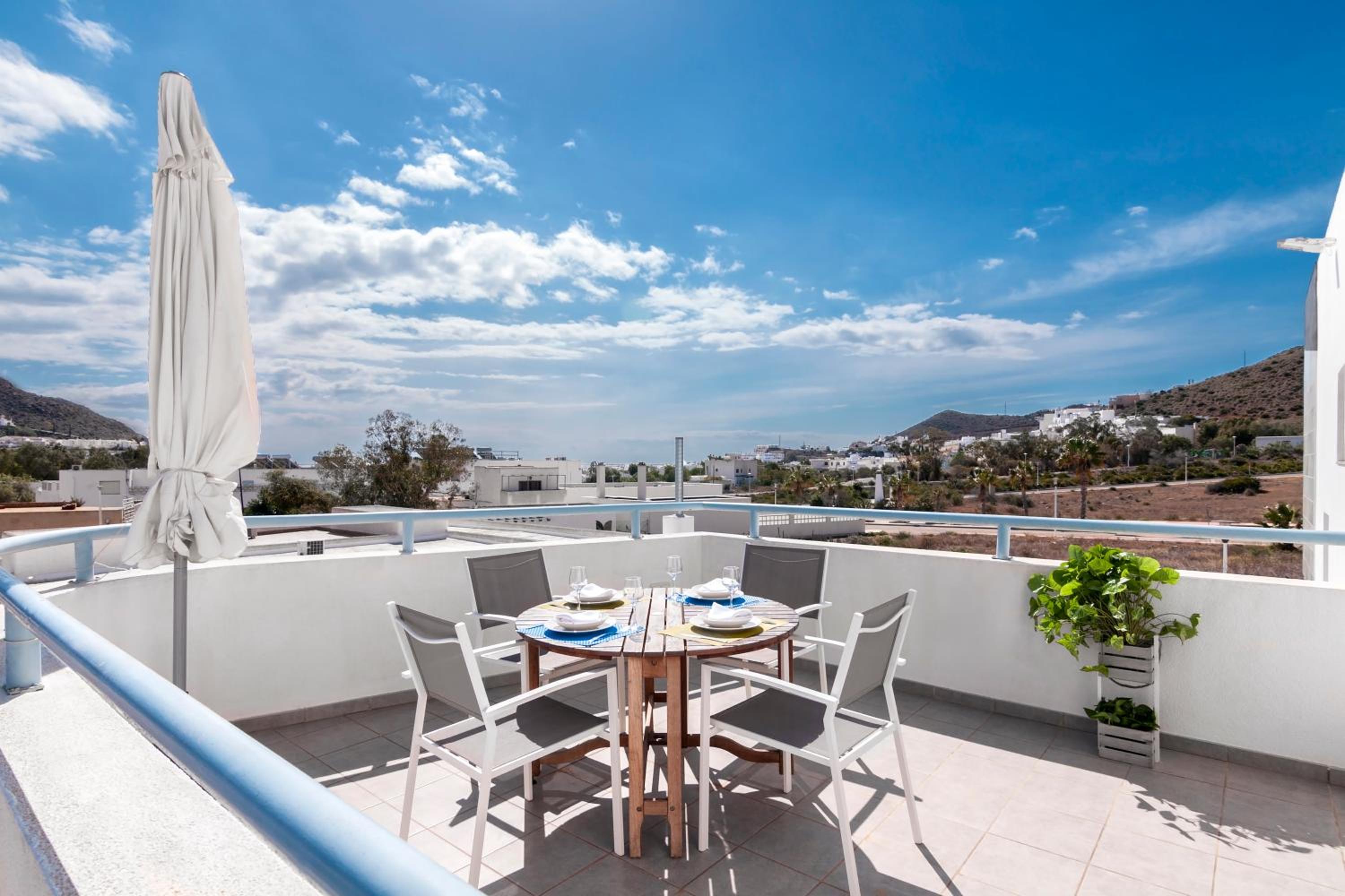 Apartment with Mountain View photo 3