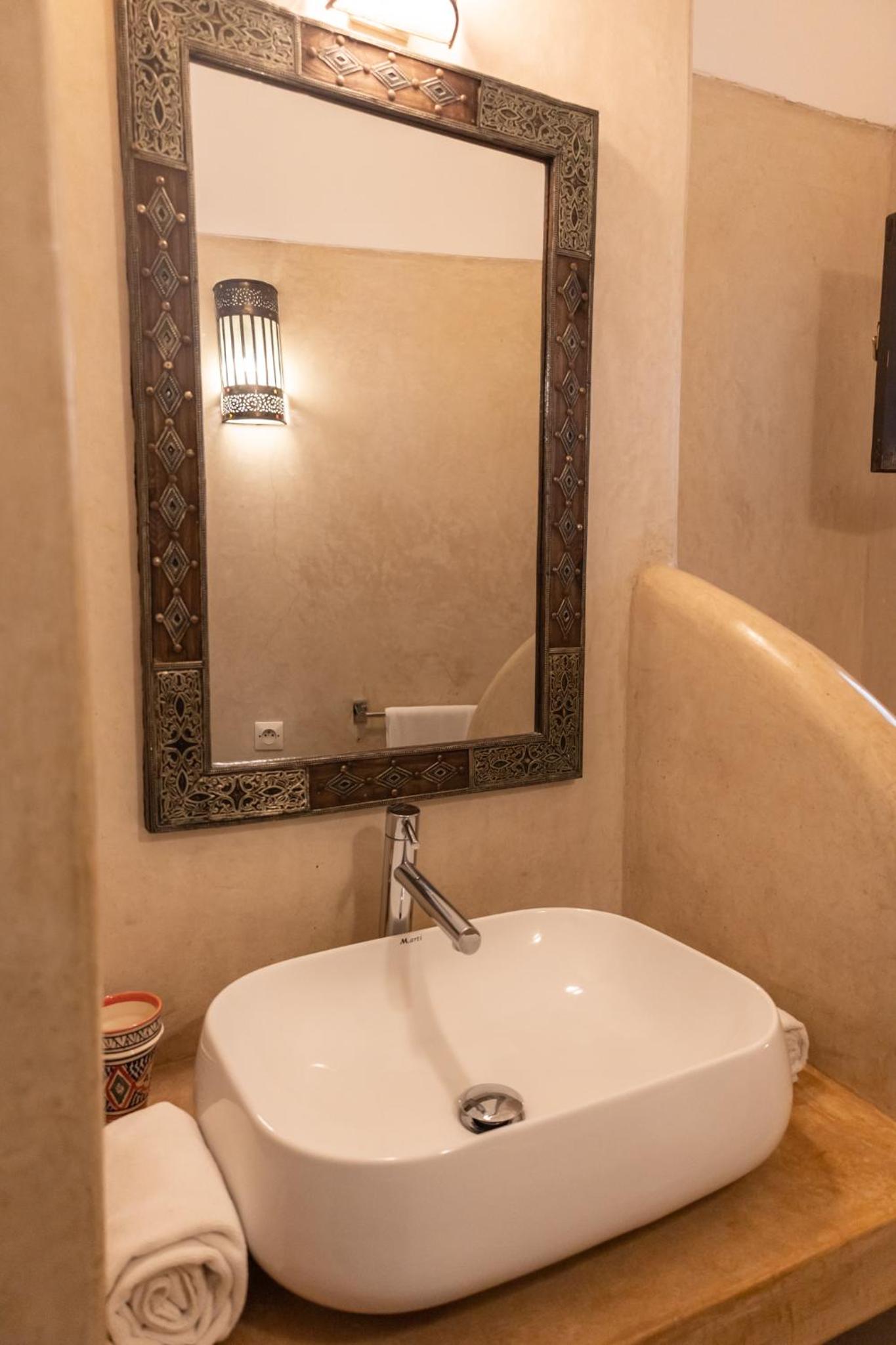 Deluxe Double or Twin Room - Photo 4
