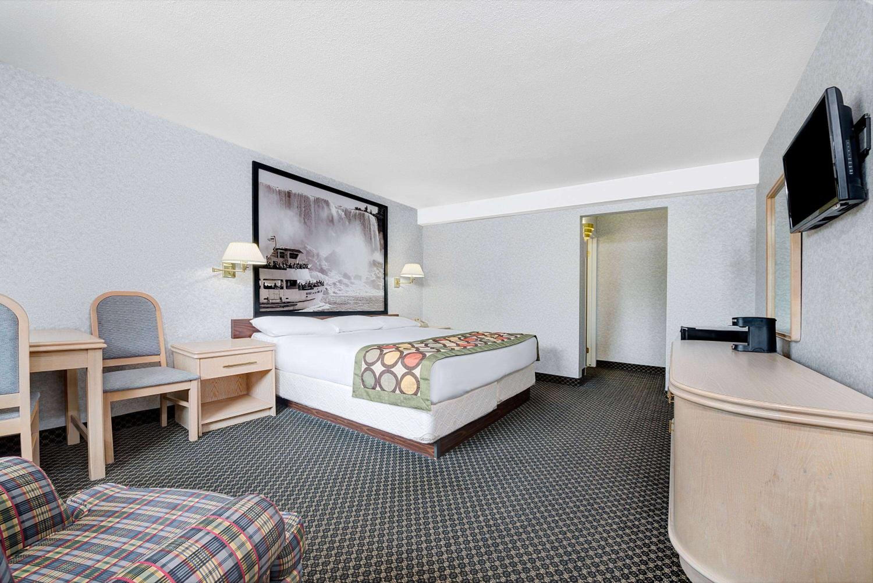 King Room - Non-Smoking - Photo 1