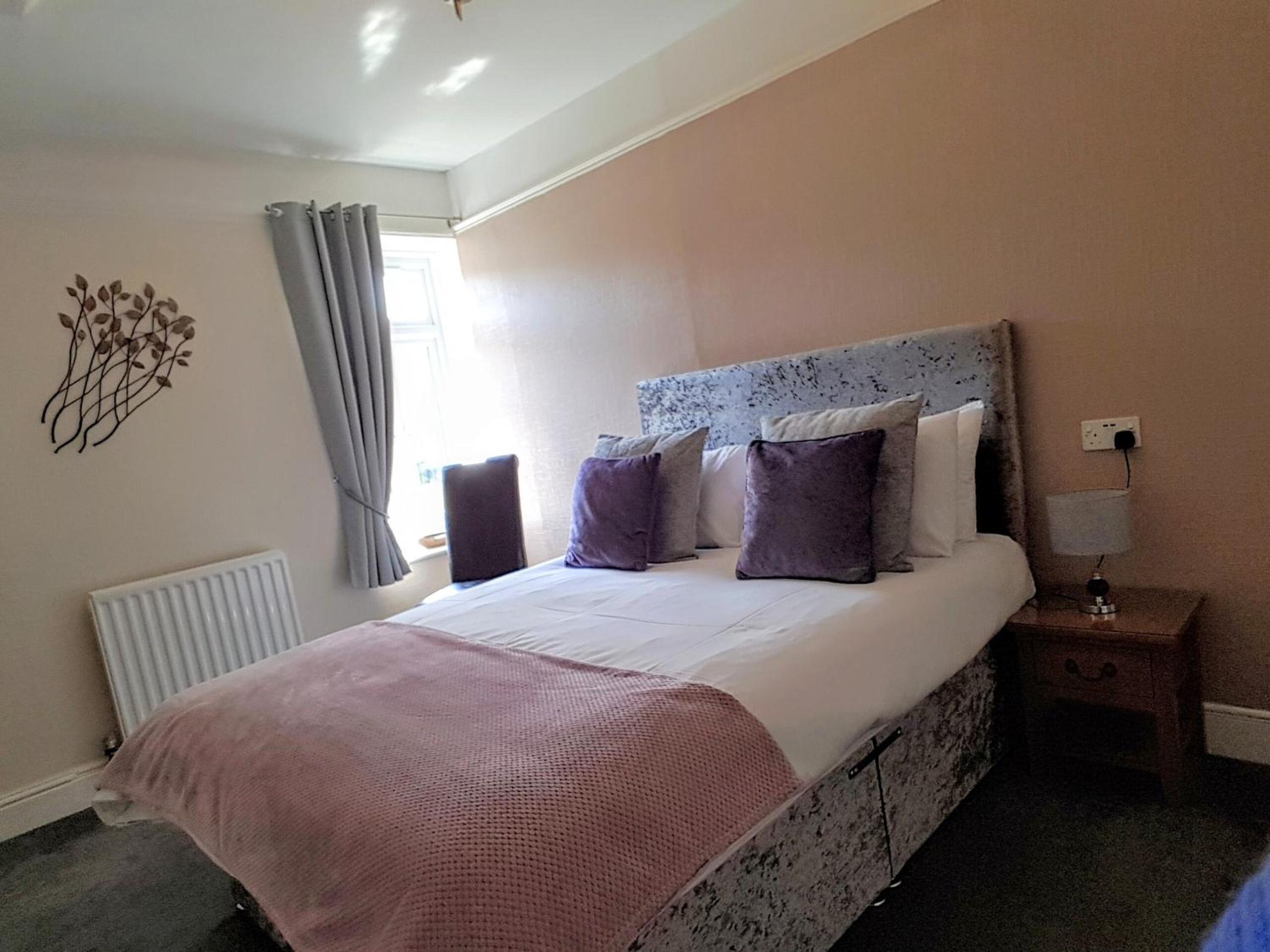 Double Room with Private Bathroom photo 1