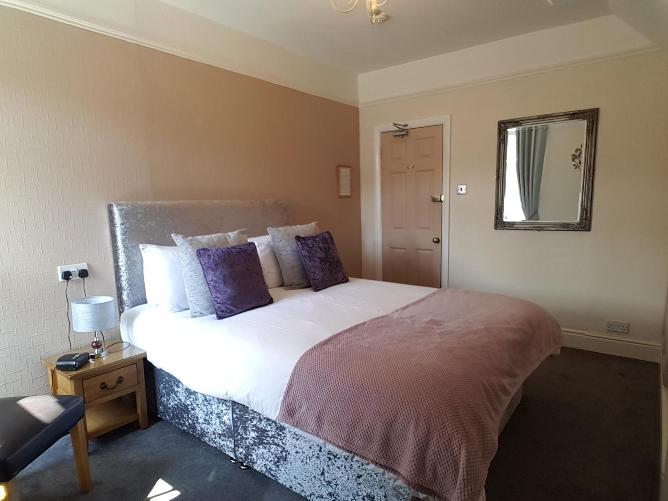 Double Room with Private Bathroom photo 3