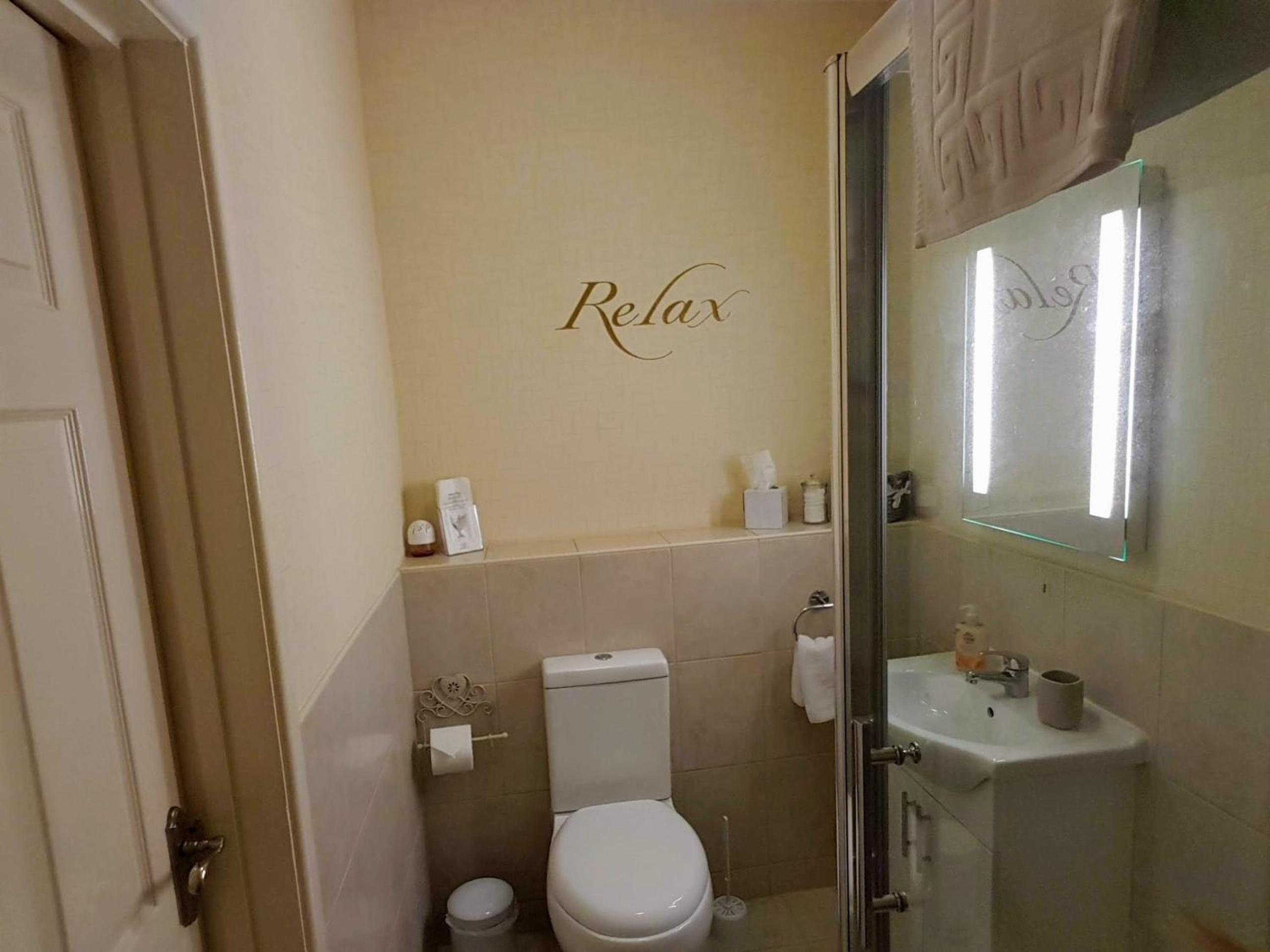 Double Room with Private Bathroom photo 3