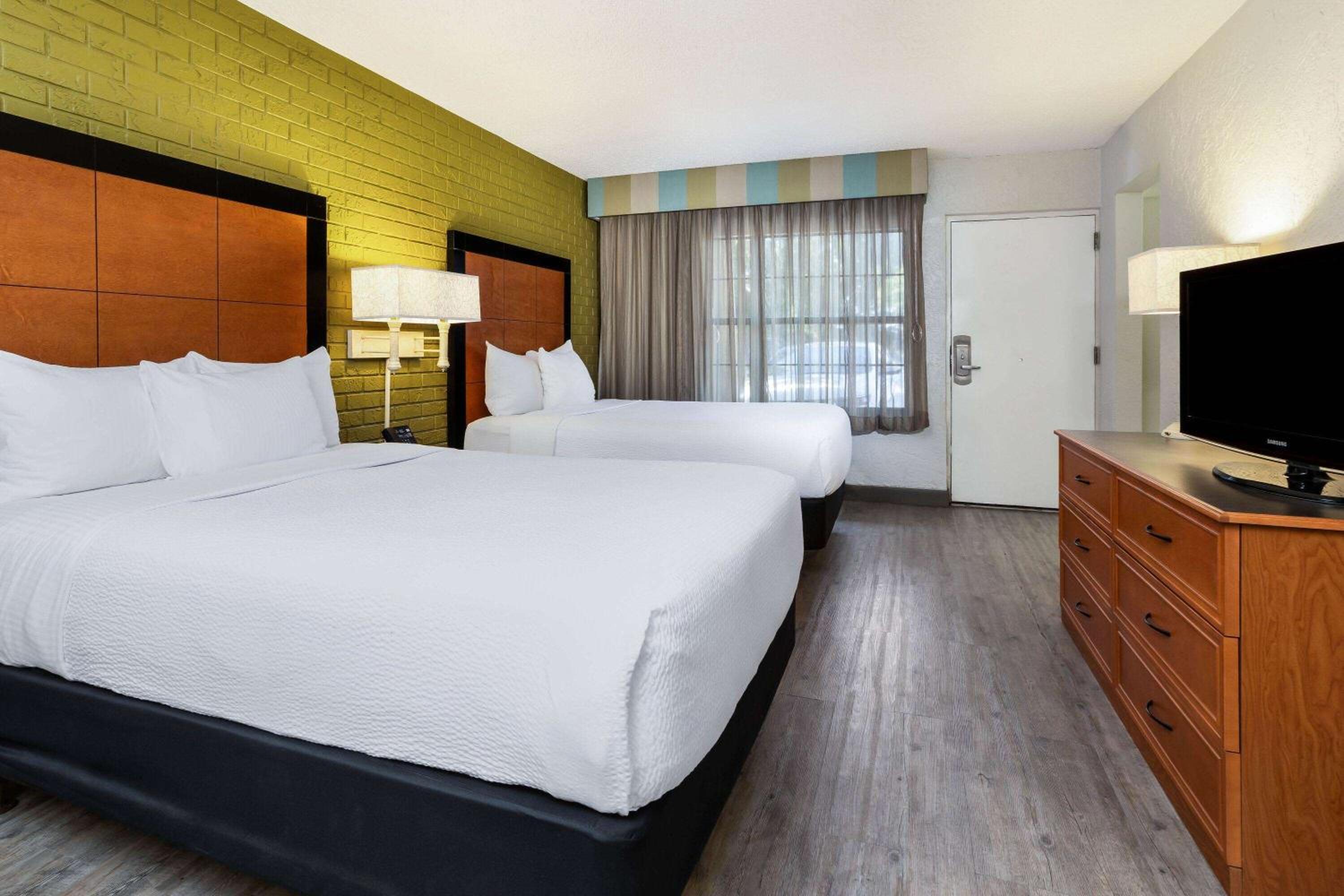 Standard Double Room - Photo 3