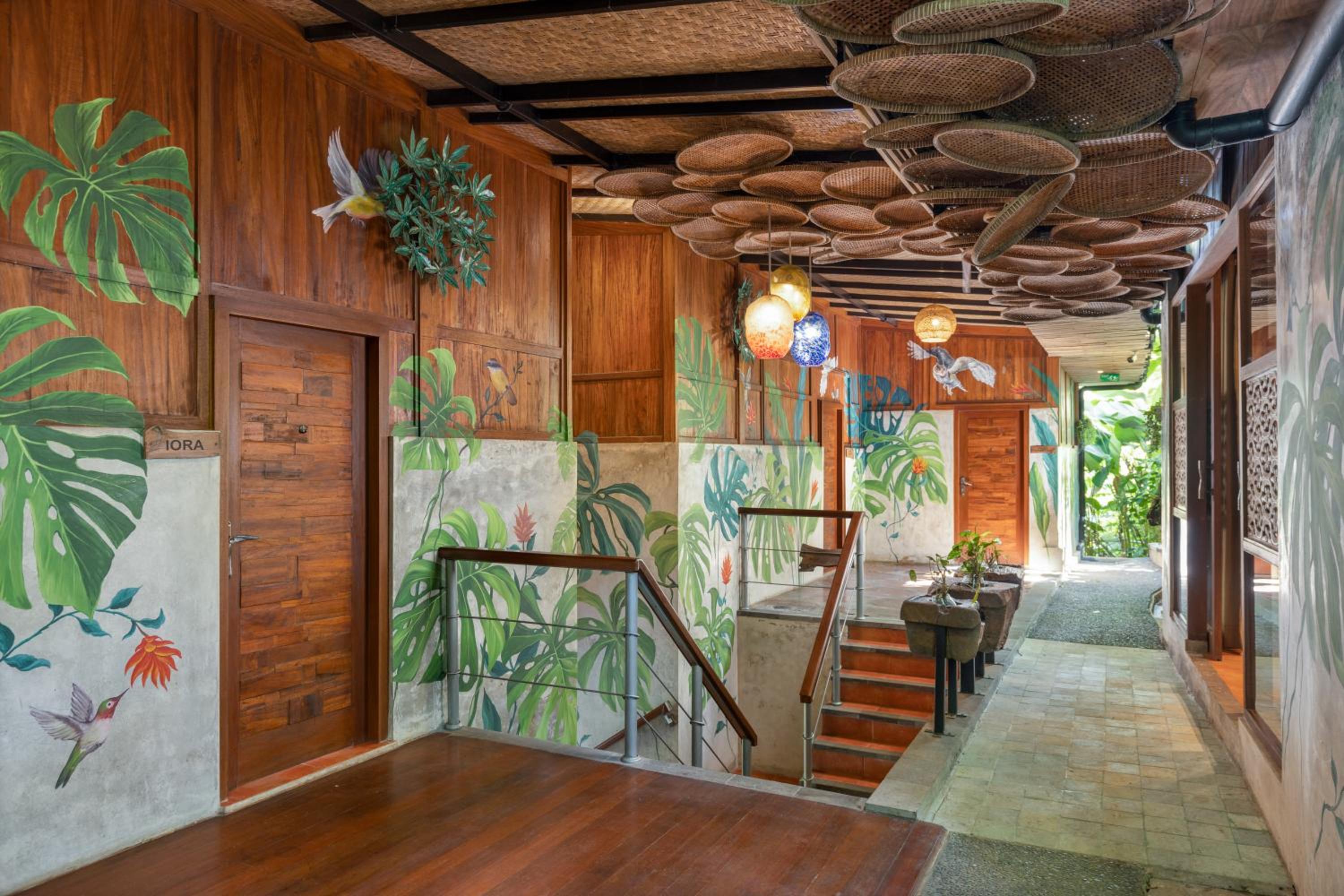 Honeymooner Rain Forest Deluxe with Free Mini-bar  - Photo 4