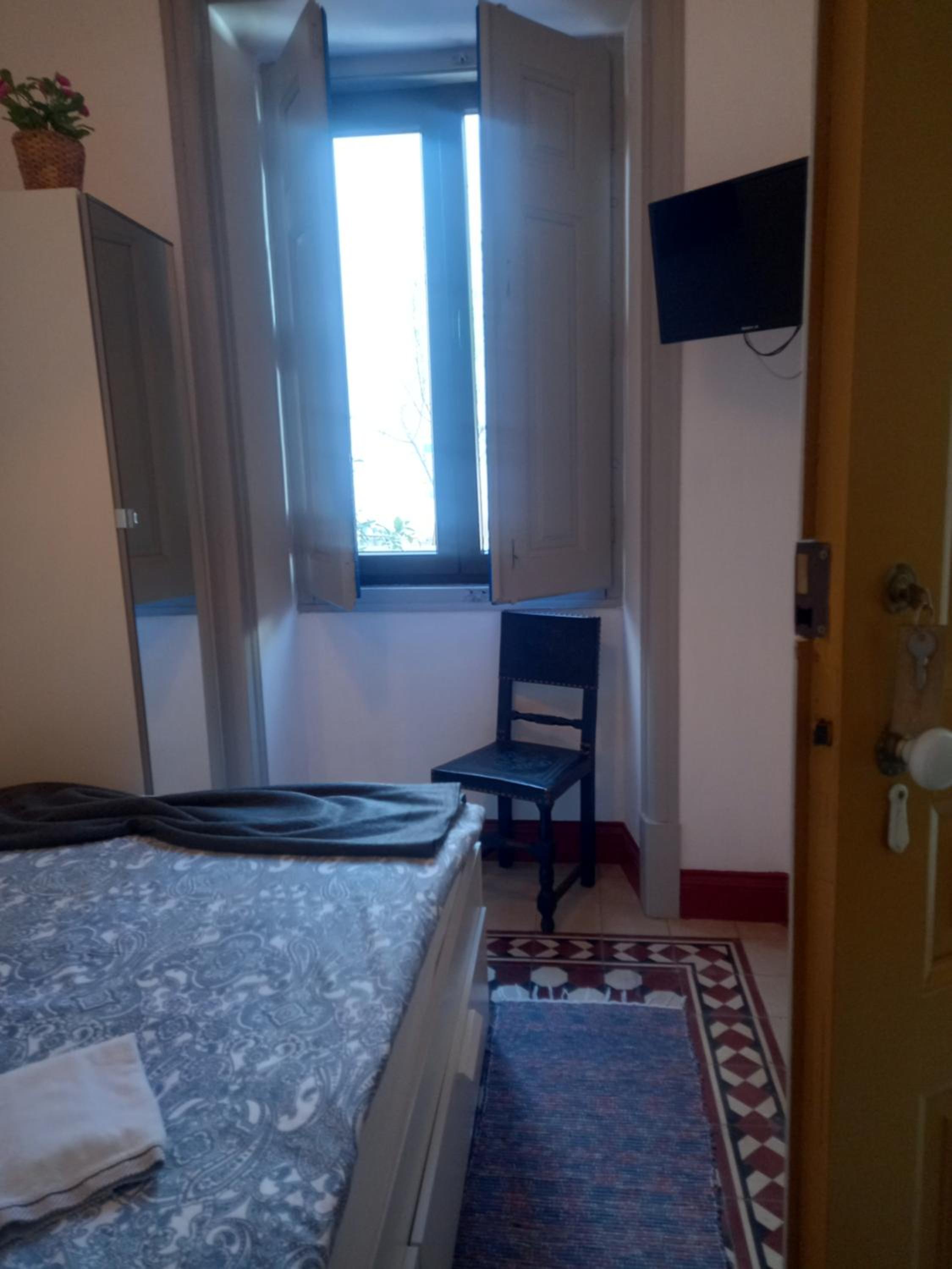 Double Room with Private Bathroom photo 2