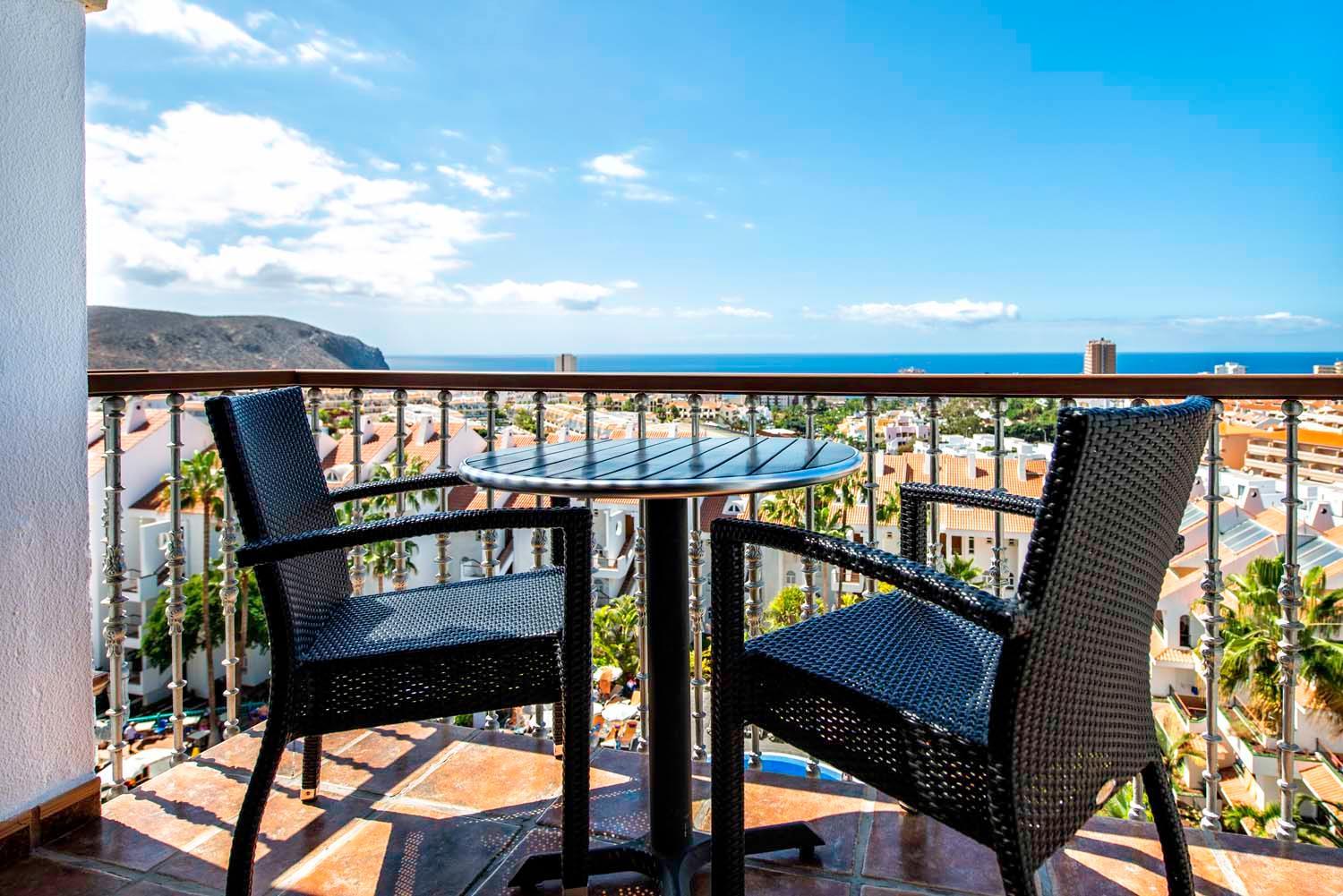 Suite with Sea View - Photo 3