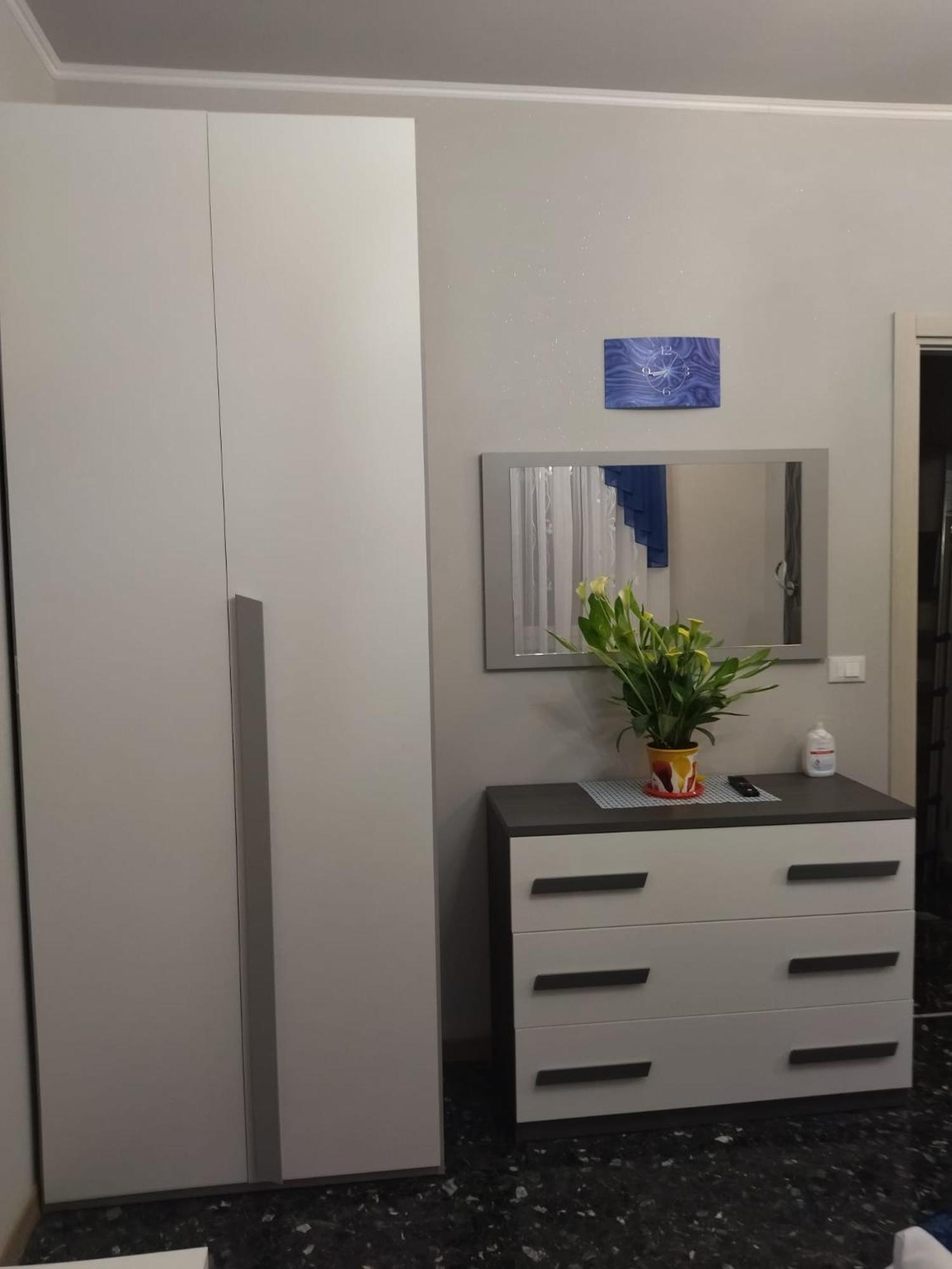 Double Room with Private External Bathroom - Photo 4