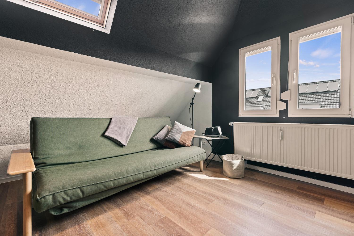 One-Bedroom Apartment - Photo 2