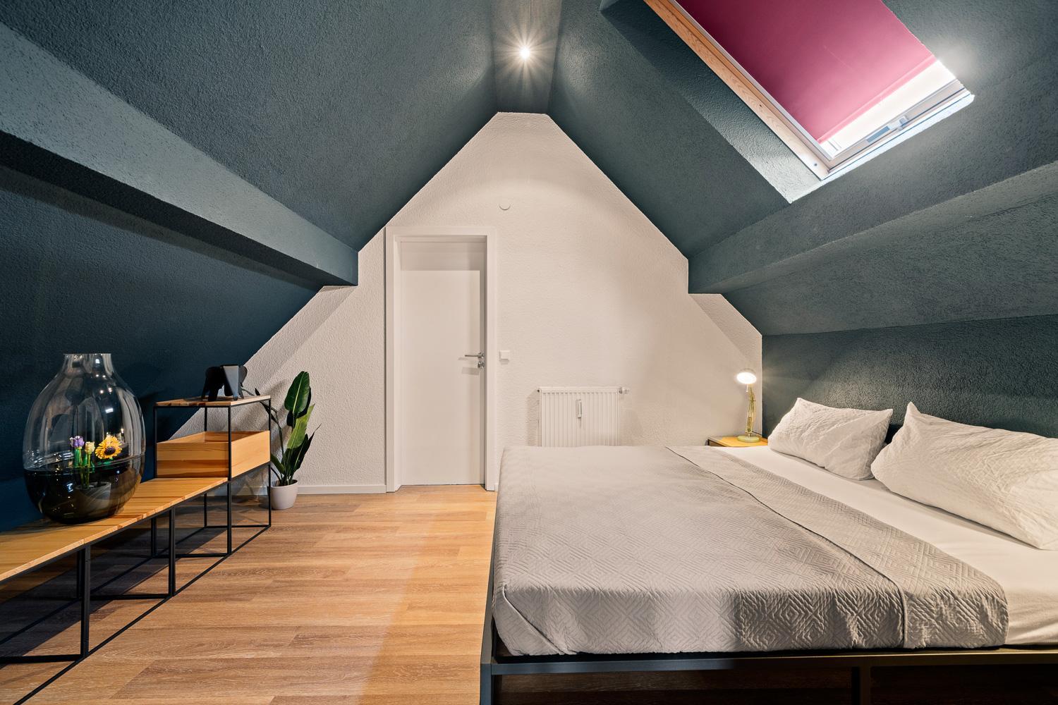 One-Bedroom Apartment - Photo 12