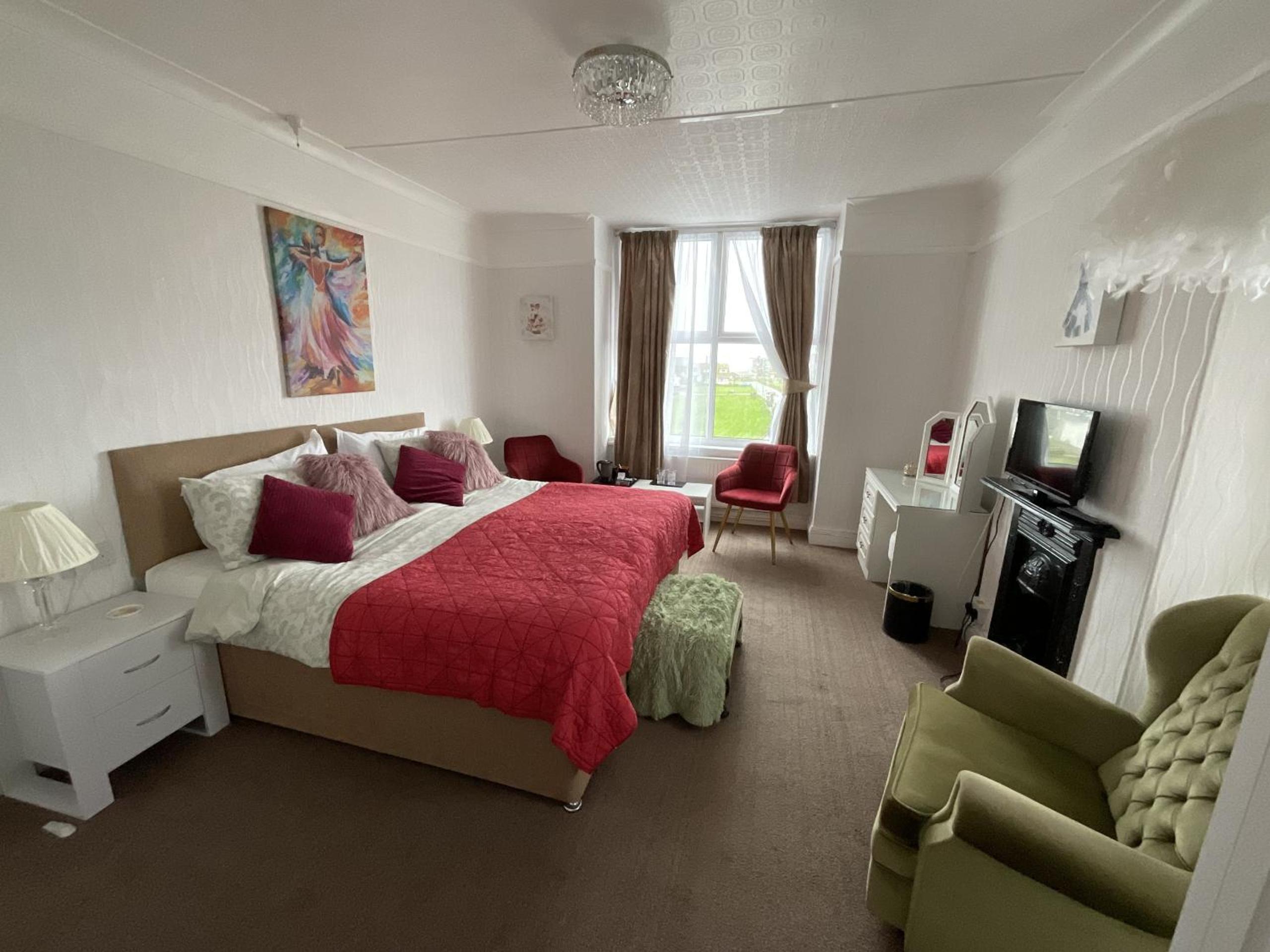 Deluxe Double Room with Shower