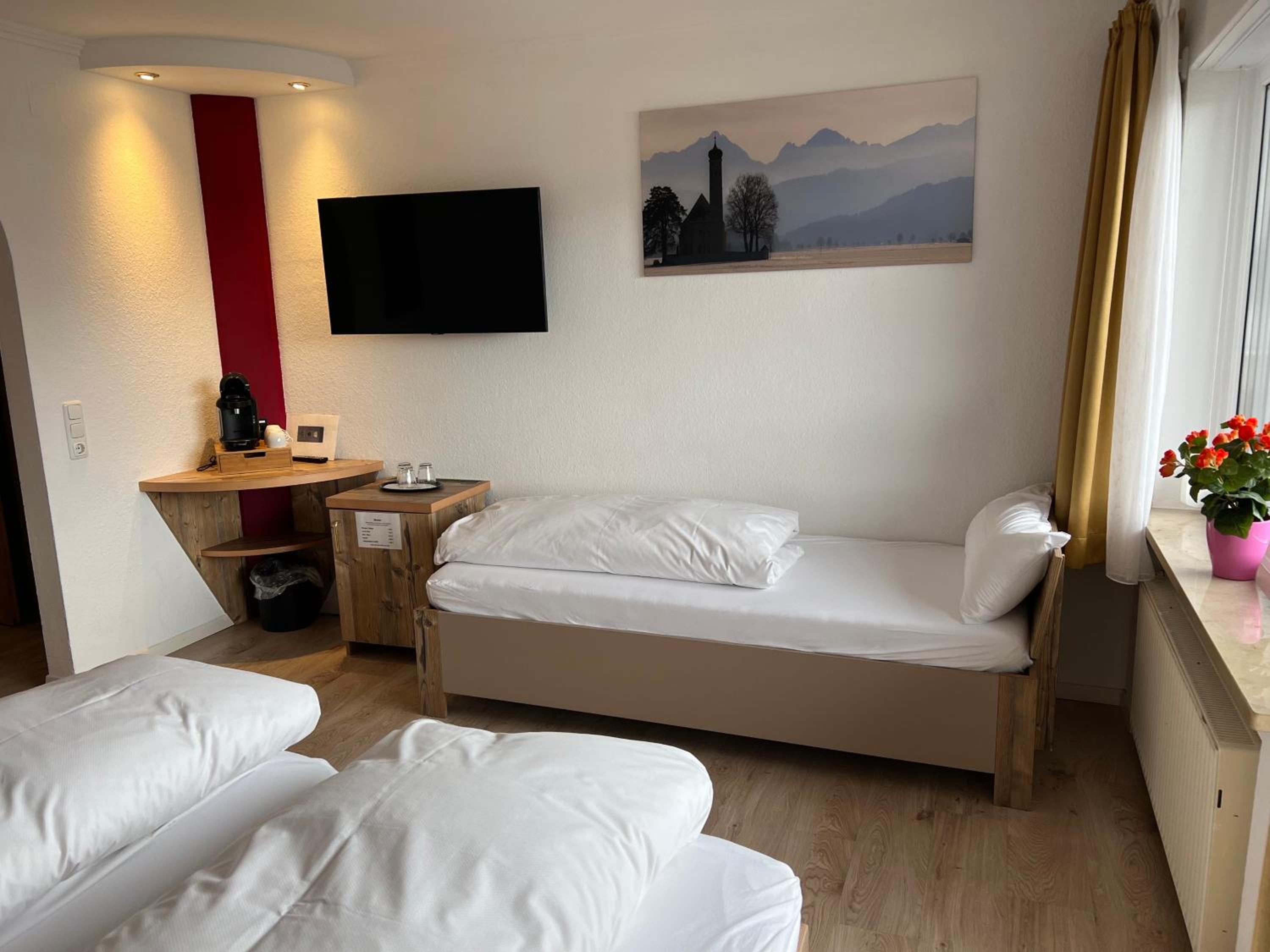 Triple Room with Balcony photo 2