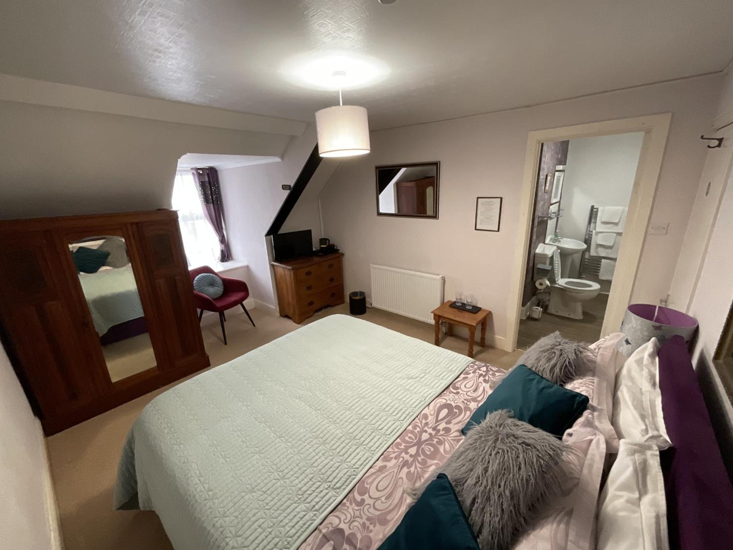Double Room with Private Bathroom