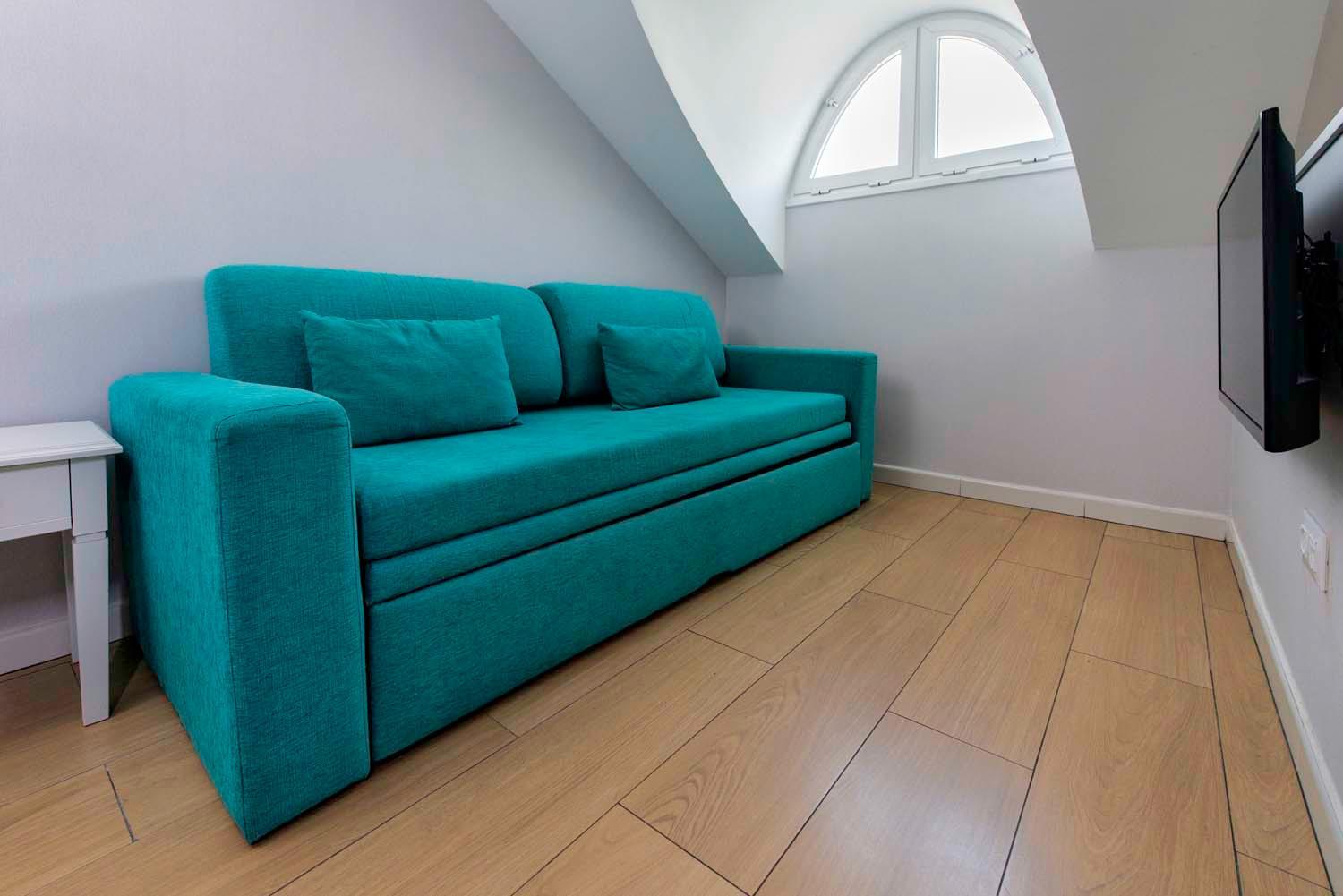 Superior Family Room photo 2
