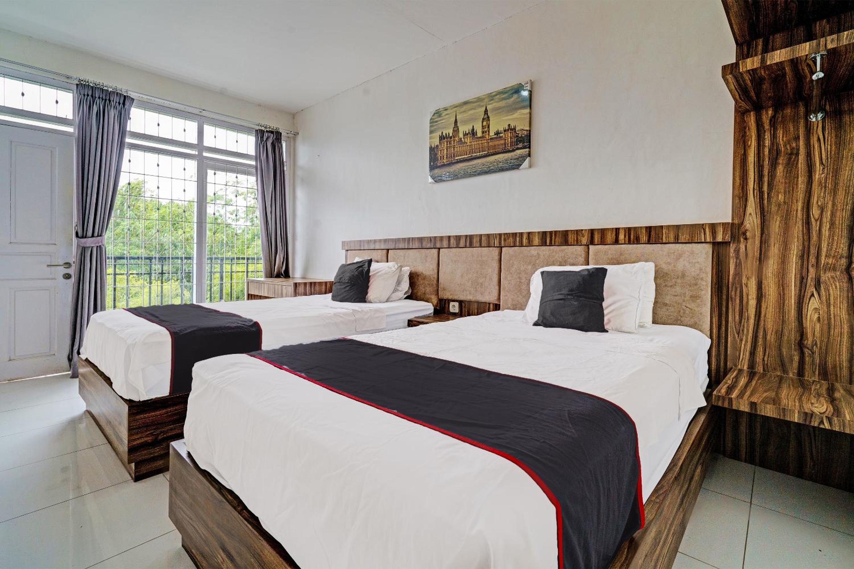 Deluxe Twin Room - Photo 1