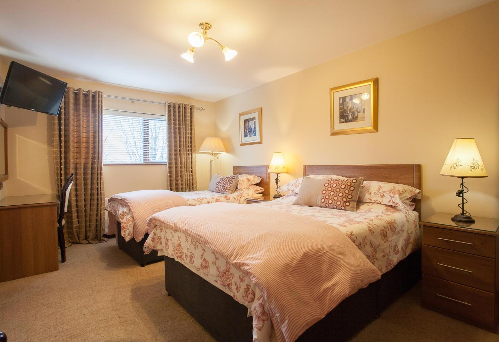 Double Room with Private Bathroom - Photo 5