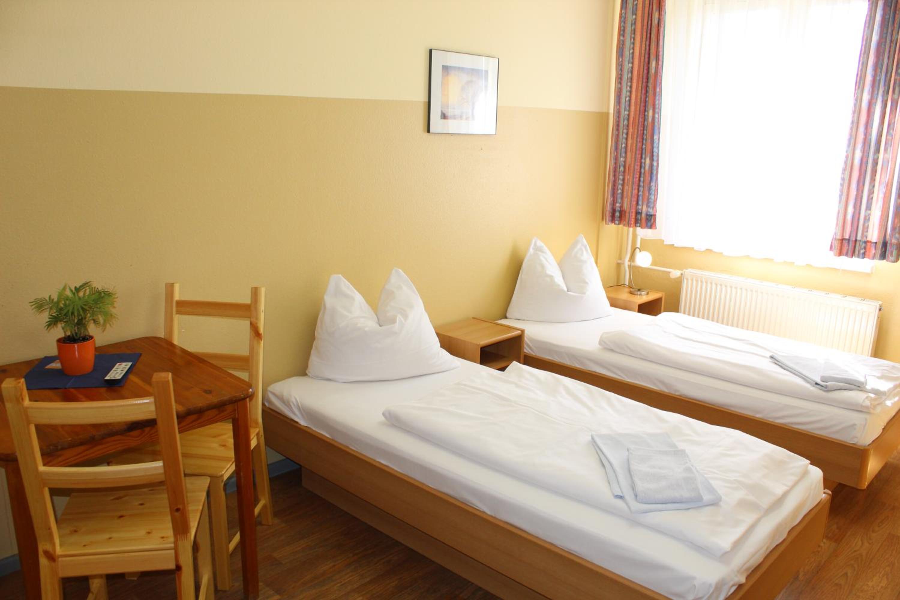 Double Room with Shared Bathroom photo 3