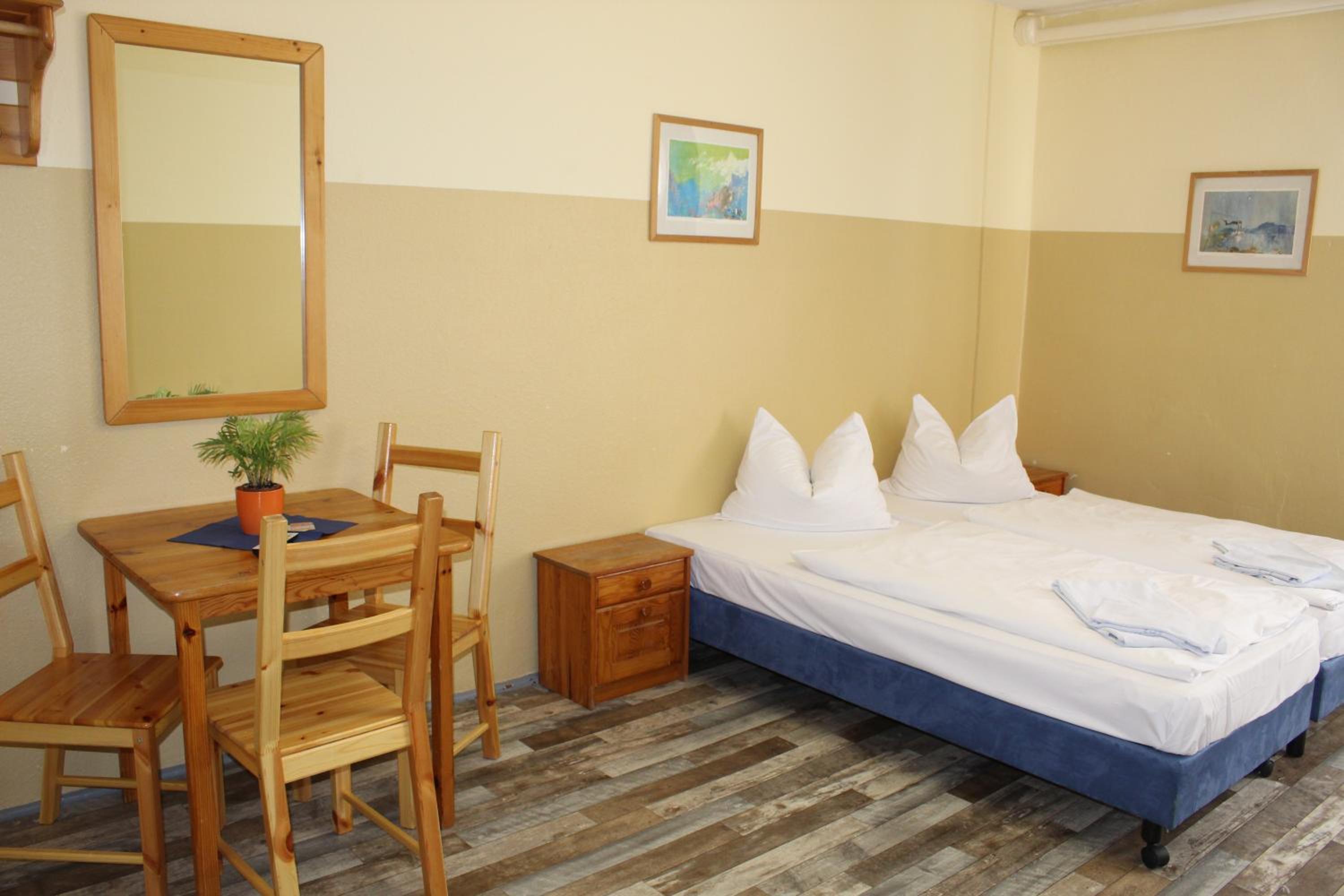 Triple Room with Shared Bathroom photo 3