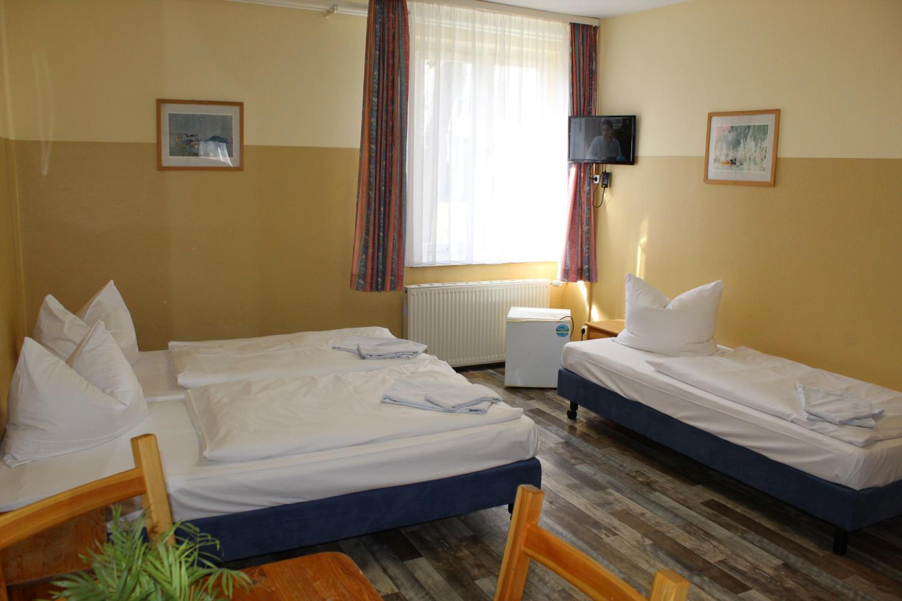 Triple Room with Shared Bathroom photo 1